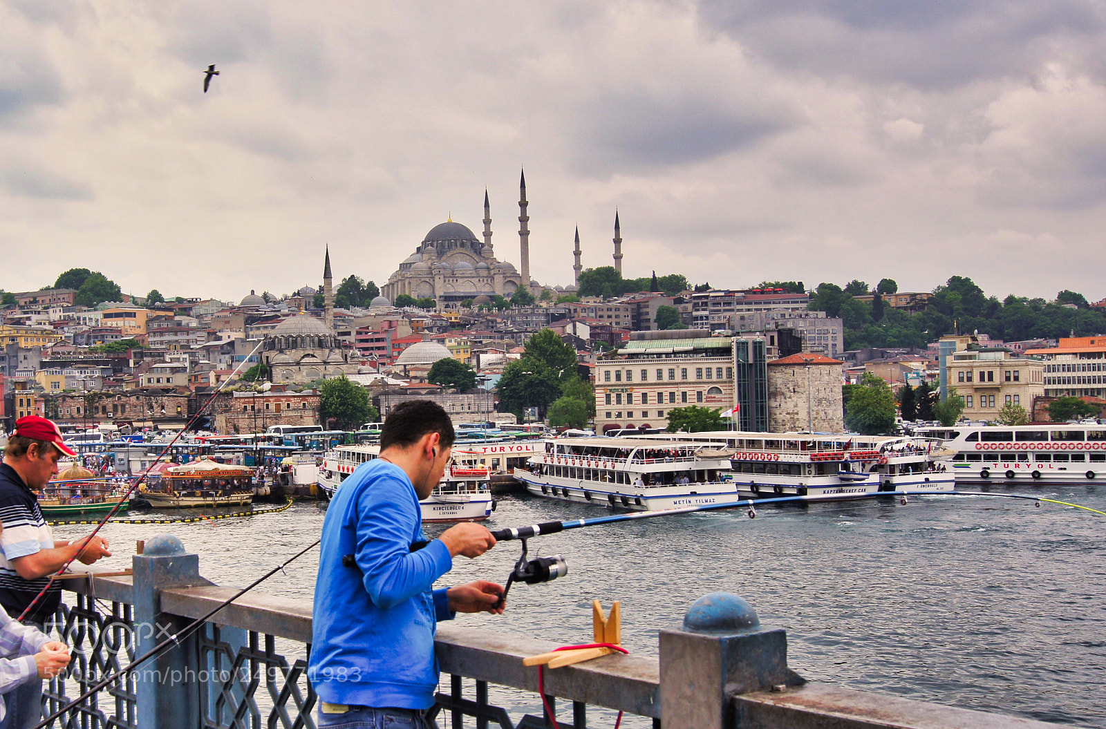 Sony SLT-A55 (SLT-A55V) sample photo. Fishing in bosporus photography