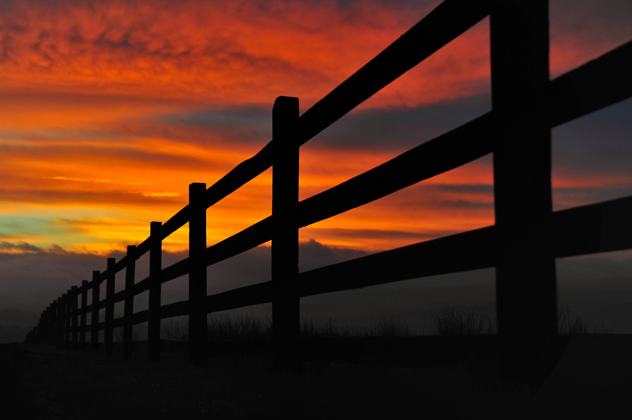 AF Zoom-Nikkor 24-120mm f/3.5-5.6D IF sample photo. Dawn colours photography