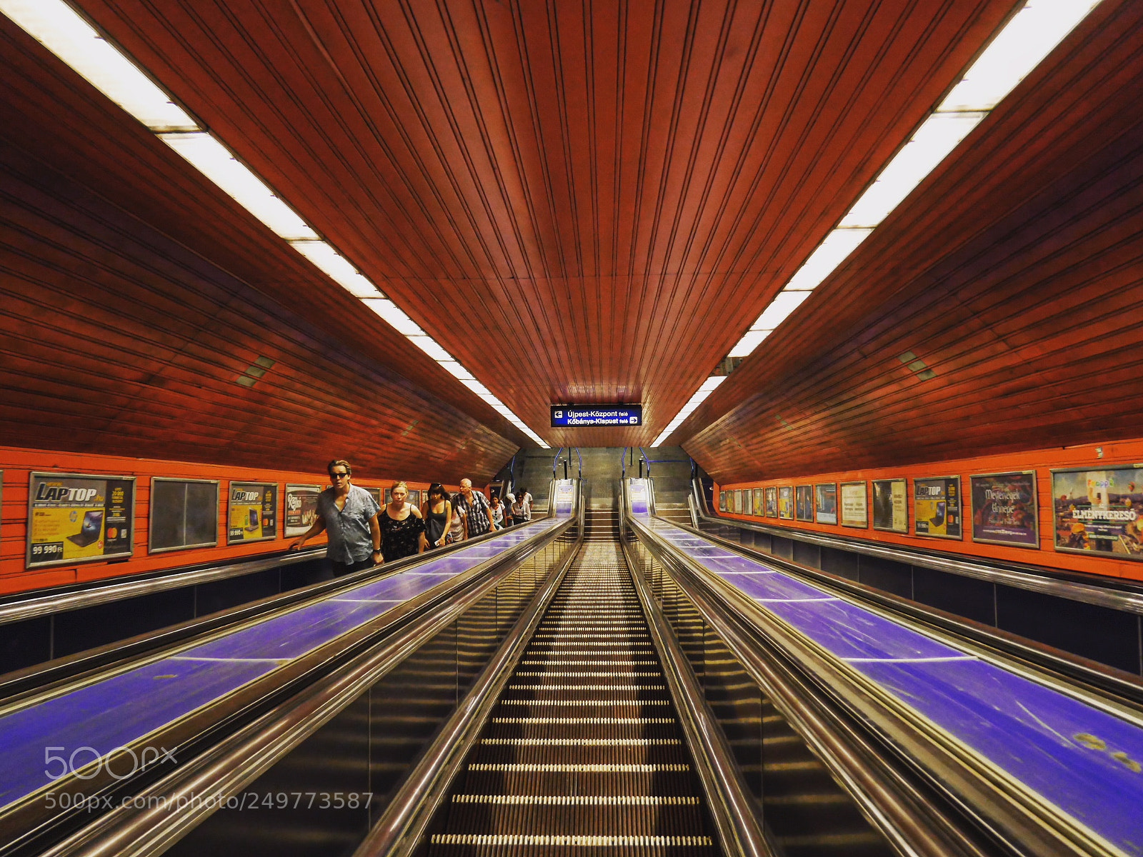Panasonic Lumix DMC-GX8 sample photo. Subway. photography