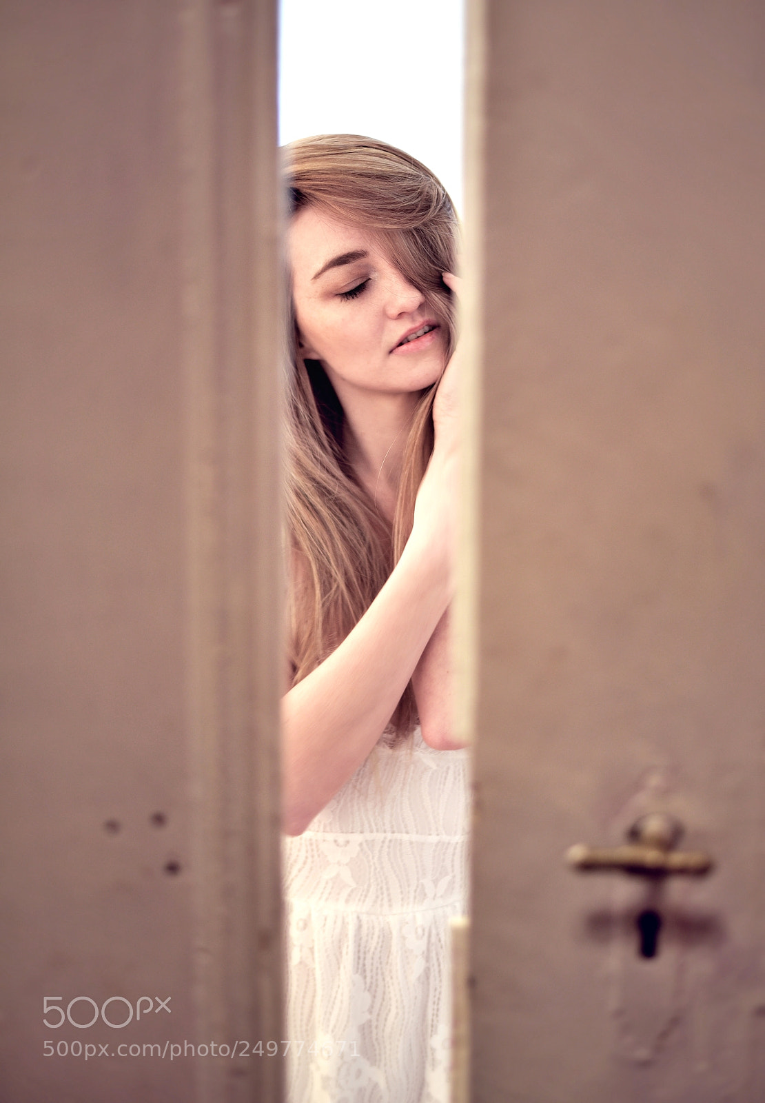 Nikon D750 + Nikon AF-S Nikkor 50mm F1.8G sample photo. Behind my door photography