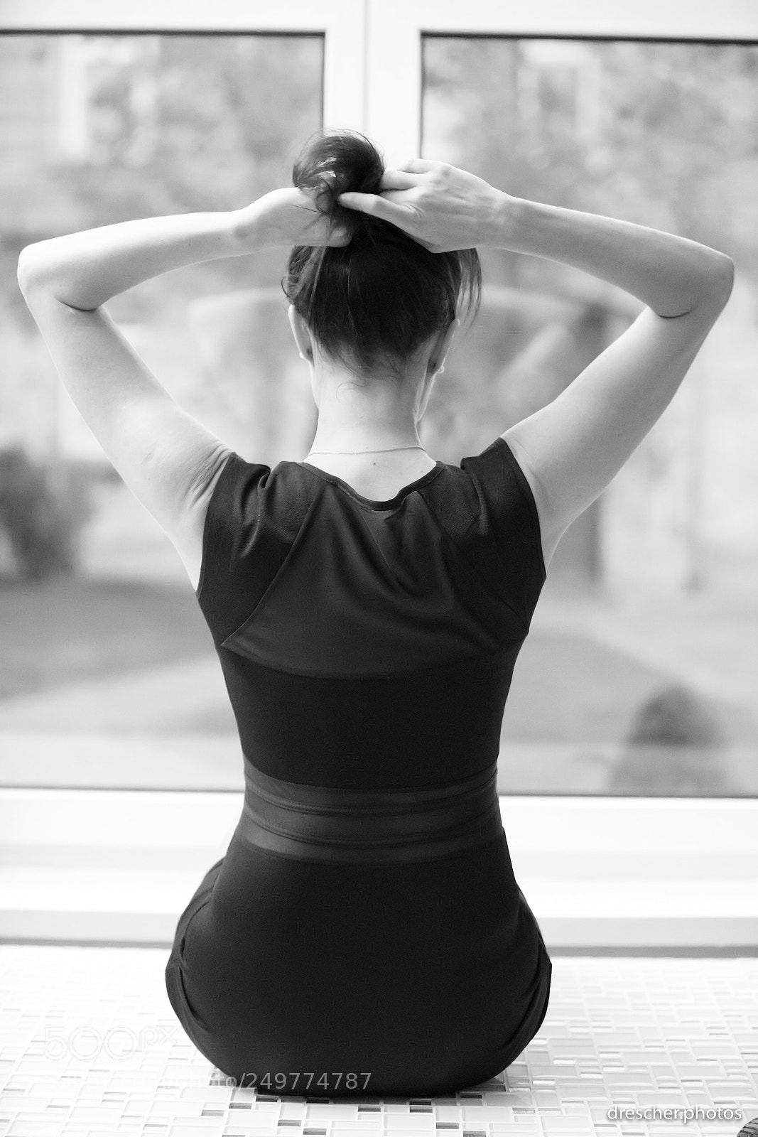 Canon EOS 5D Mark IV sample photo. Lady in black photography
