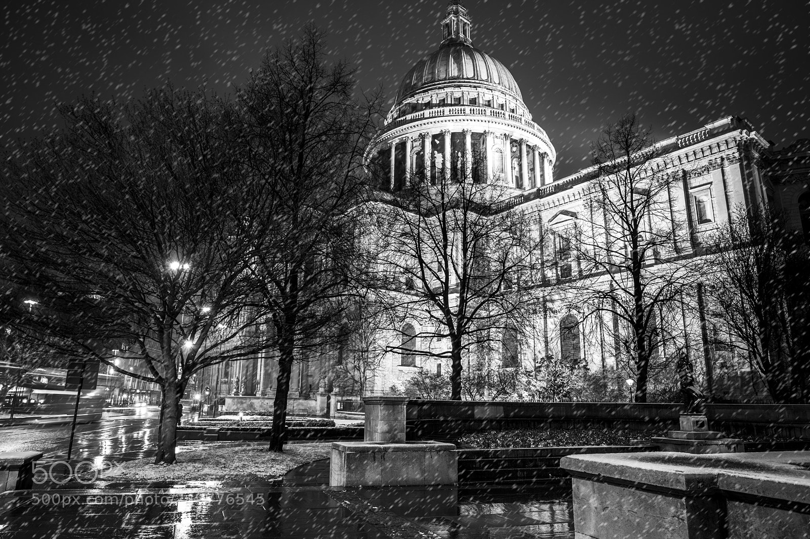 Canon EOS 5D Mark IV sample photo. St paul's cathedral in photography