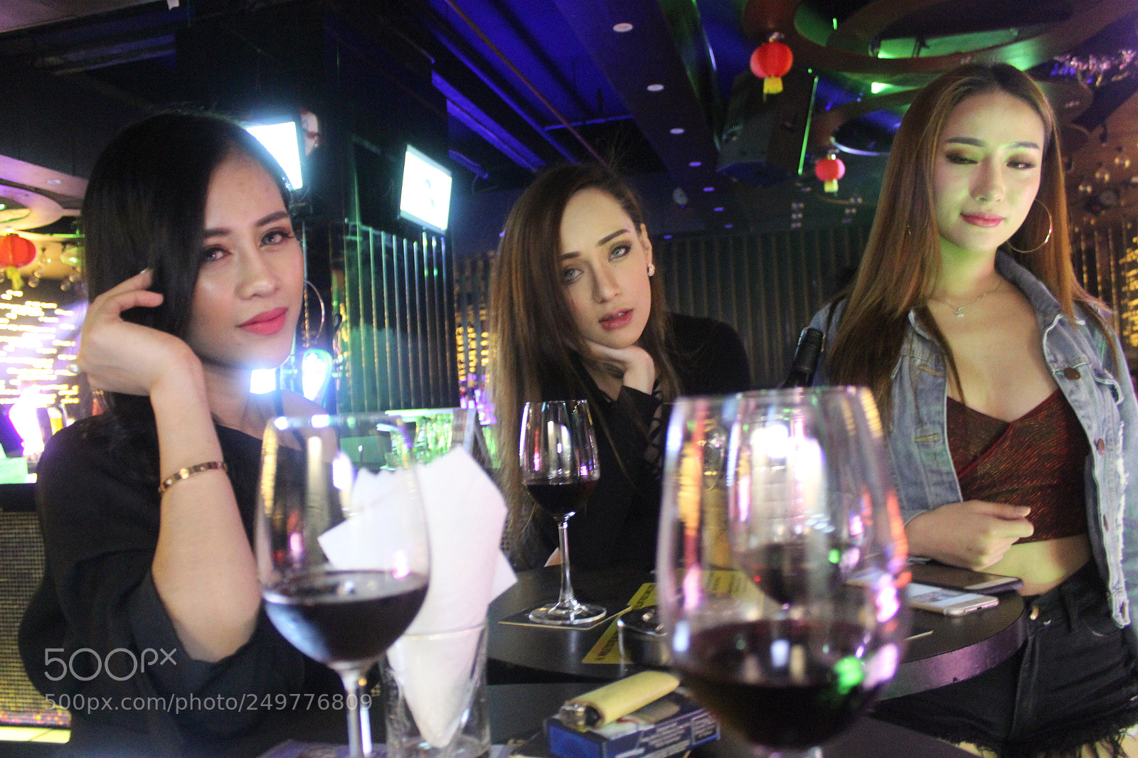Canon EOS 600D (Rebel EOS T3i / EOS Kiss X5) sample photo. Hot chicks photography