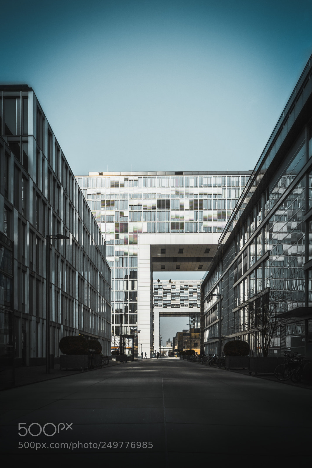 Canon EOS 600D (Rebel EOS T3i / EOS Kiss X5) sample photo. • cologne crane houses photography