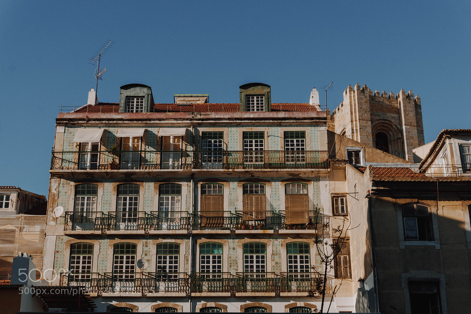 Sony Alpha a5000 (ILCE 5000) sample photo. Lisbon architecture photography