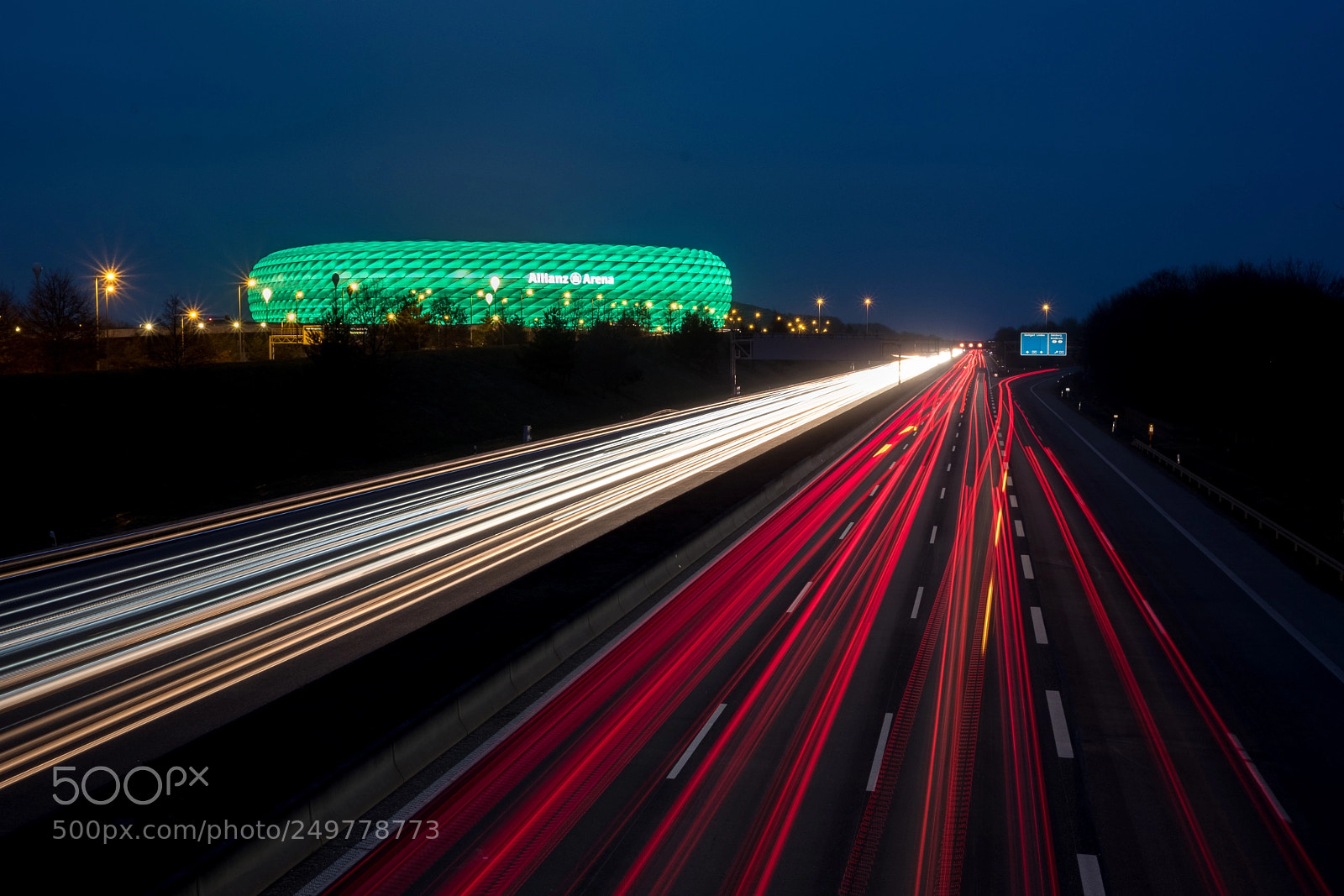 Fujifilm X-T2 sample photo. Allianz arena photography