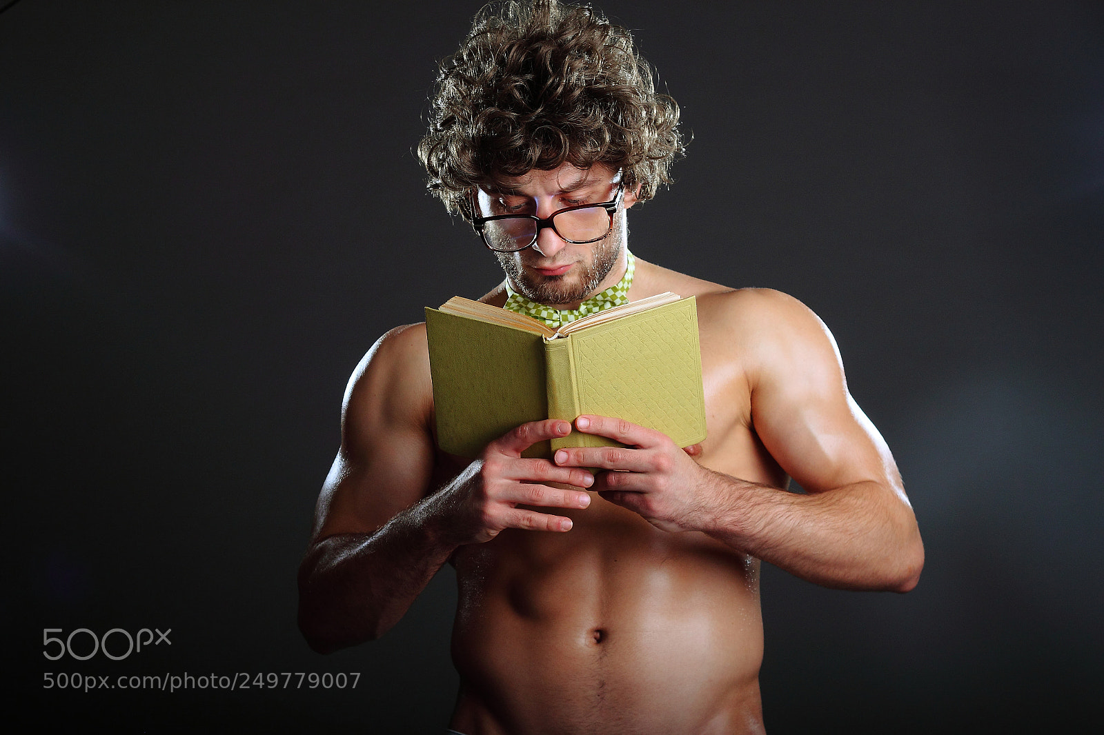 Canon EOS 500D (EOS Rebel T1i / EOS Kiss X3) sample photo. Man muscles curly hairstyle photography