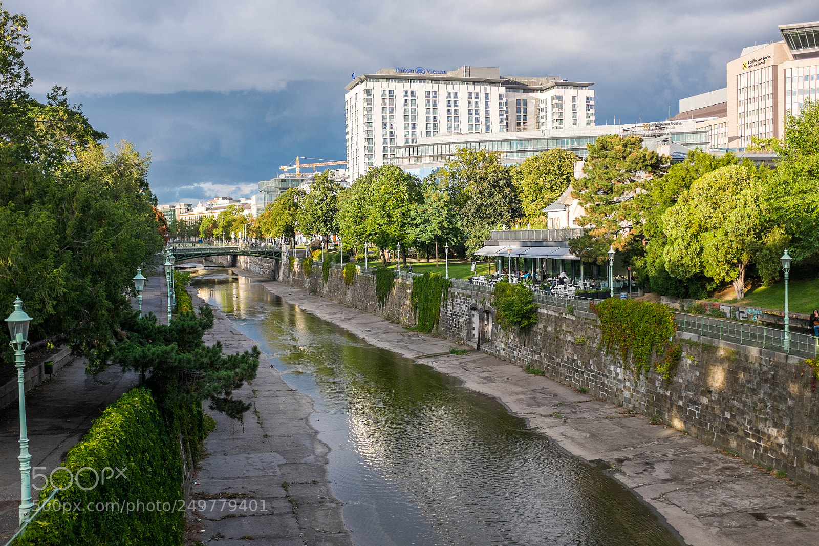Fujifilm X100T sample photo. Wienna stadtpark river photography