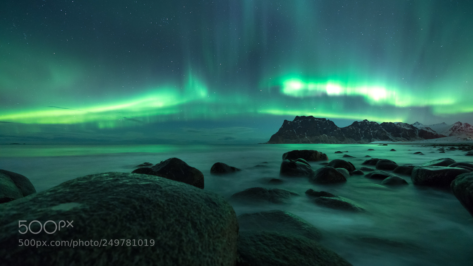 Sony a7R III sample photo. Uttakleiv northern lights ii photography