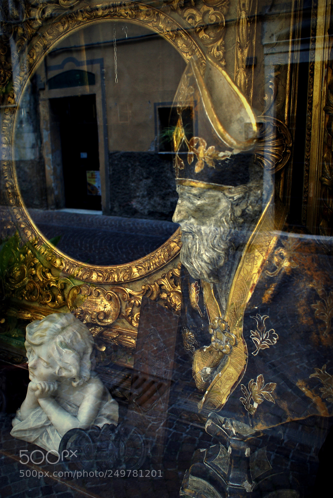 Sony Alpha DSLR-A100 sample photo. The bishop in the photography