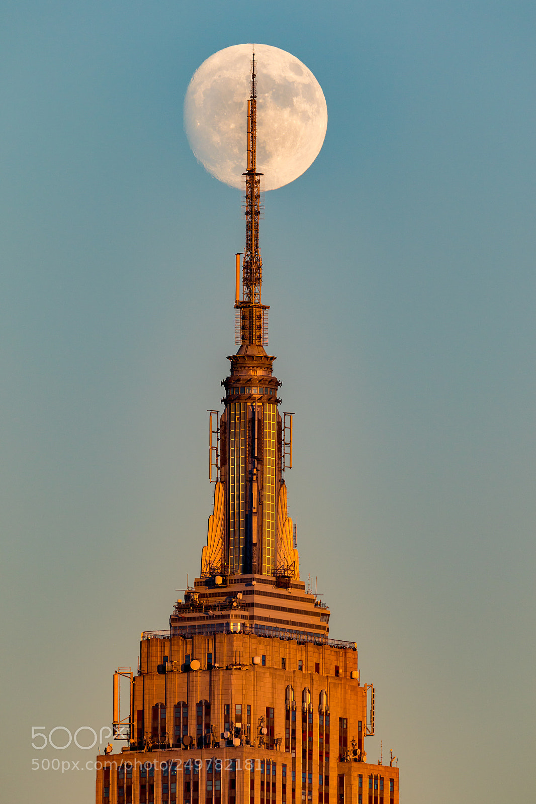 Canon EOS 7D Mark II sample photo. Moon rising over empire photography