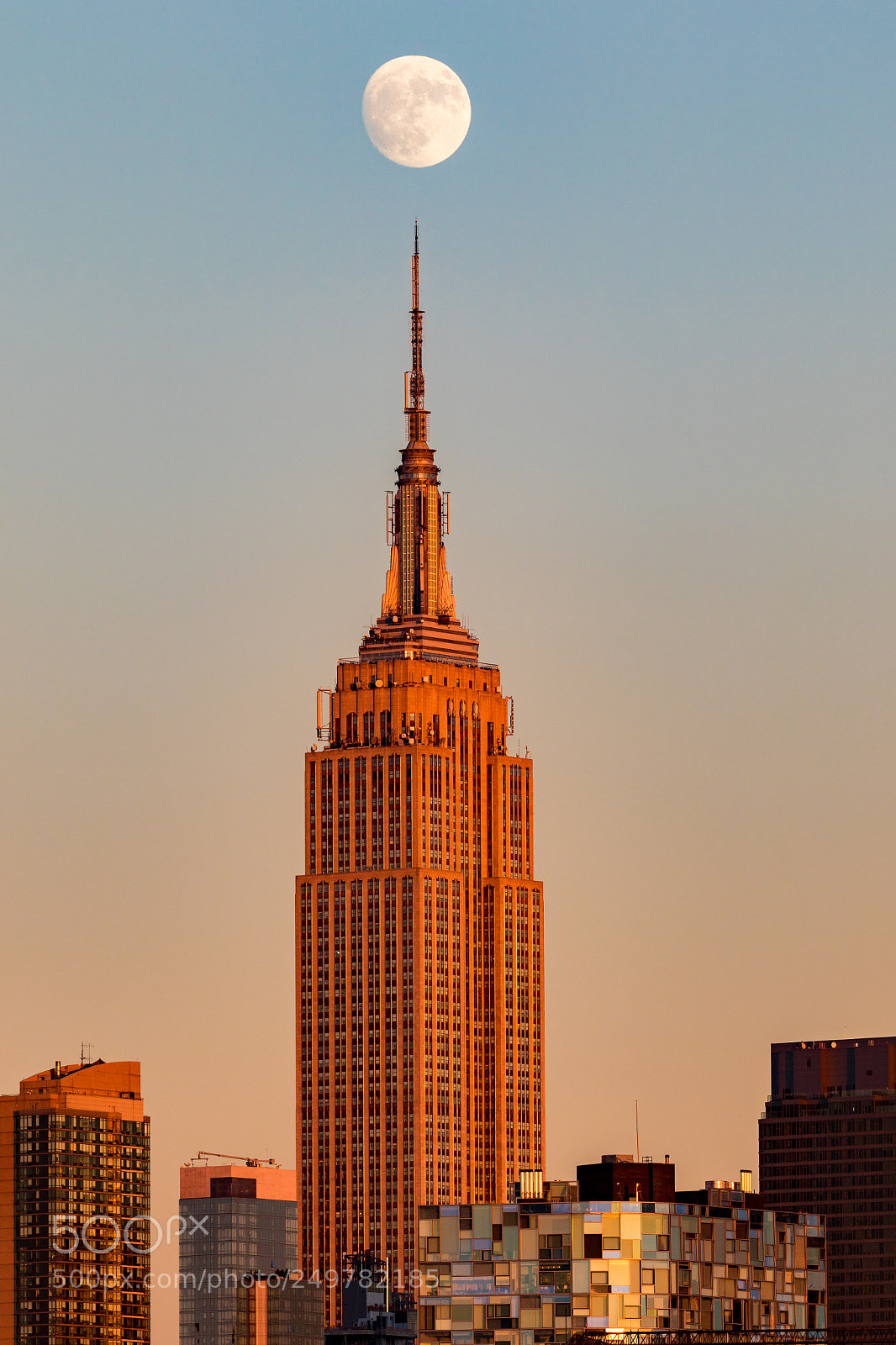 Canon EOS 7D Mark II sample photo. Moon rising over empire photography