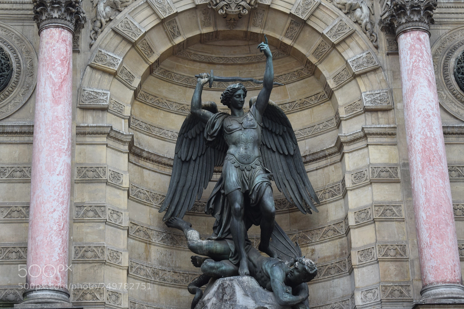 Nikon D3300 sample photo. Statue fontaine place st photography