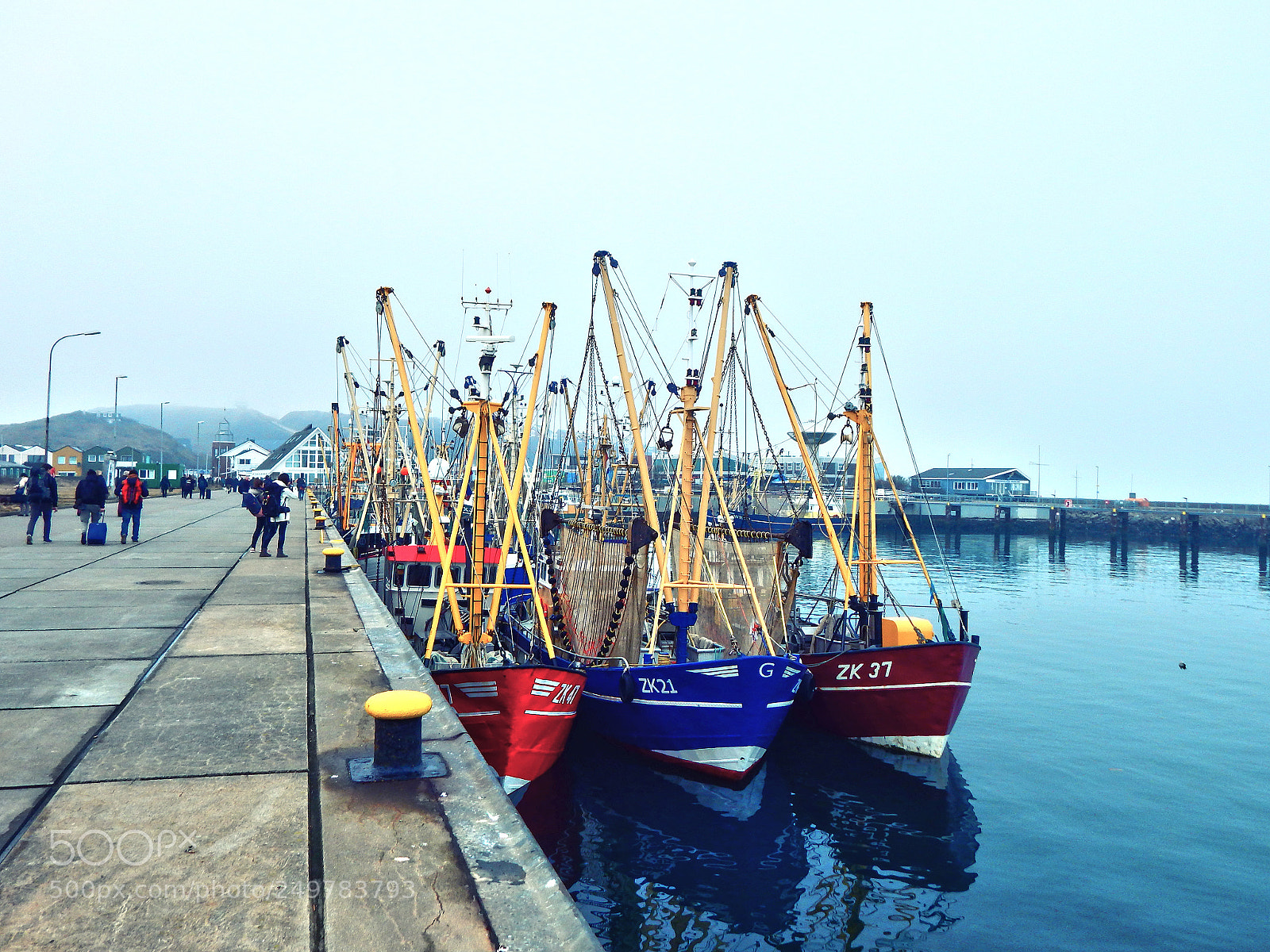 Nikon Coolpix L830 sample photo. Morning fishery ships photography