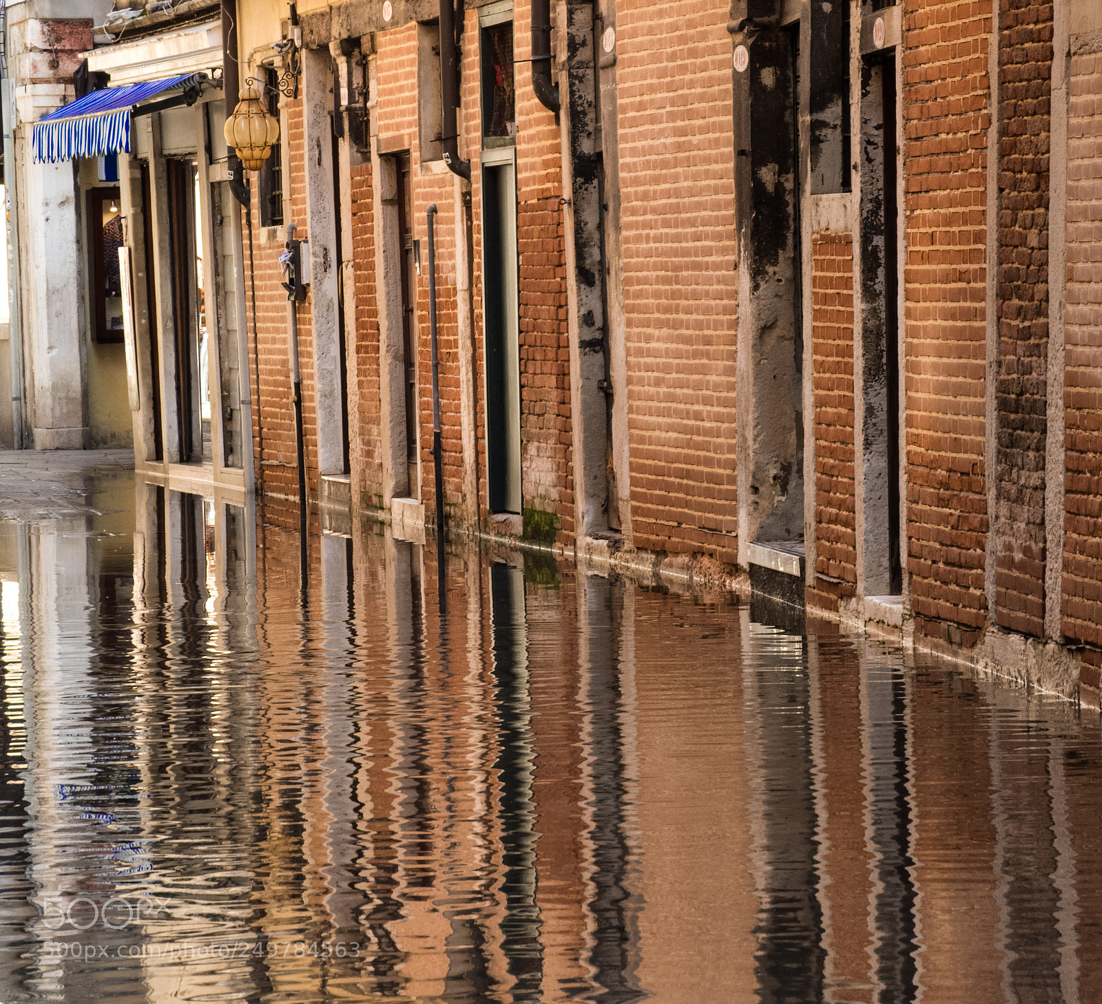 Fujifilm FinePix S1 sample photo. High tide in venice photography