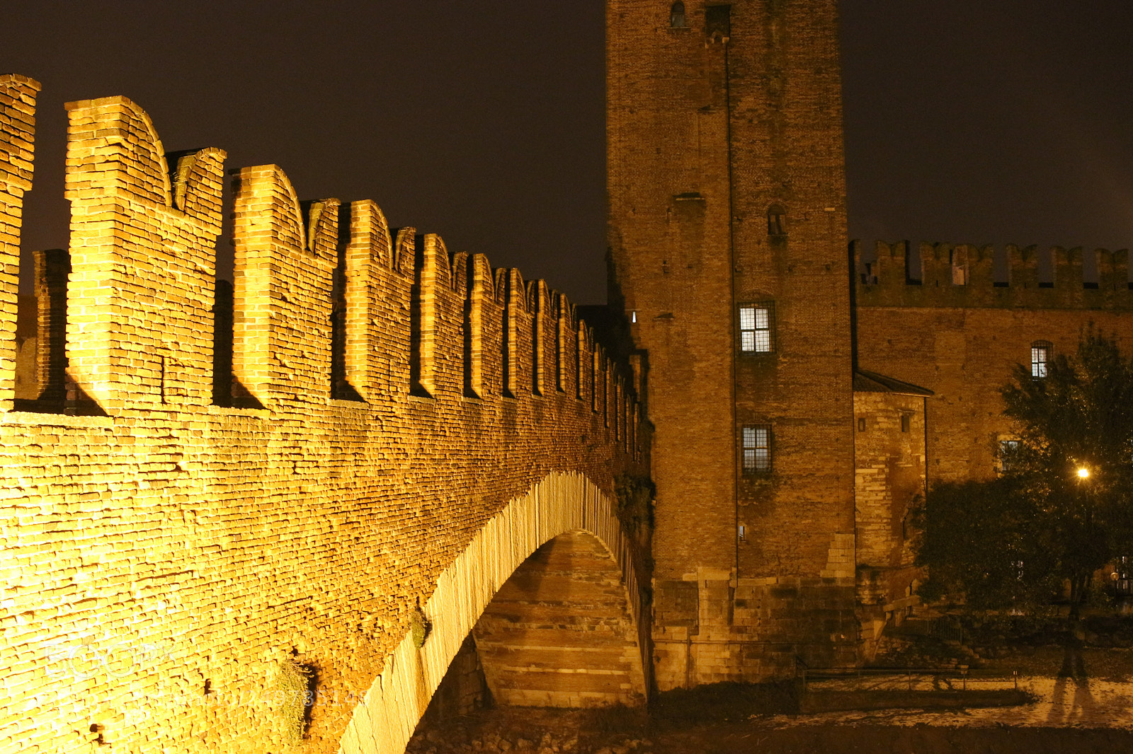 Canon EOS 100D (EOS Rebel SL1 / EOS Kiss X7) sample photo. Castelvecchio bridge photography