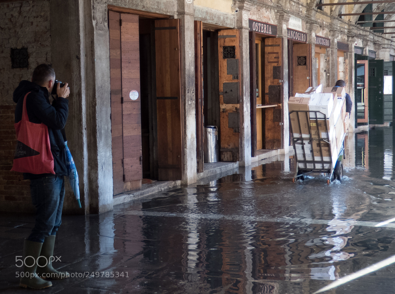 Fujifilm FinePix S1 sample photo. High tide in venice photography