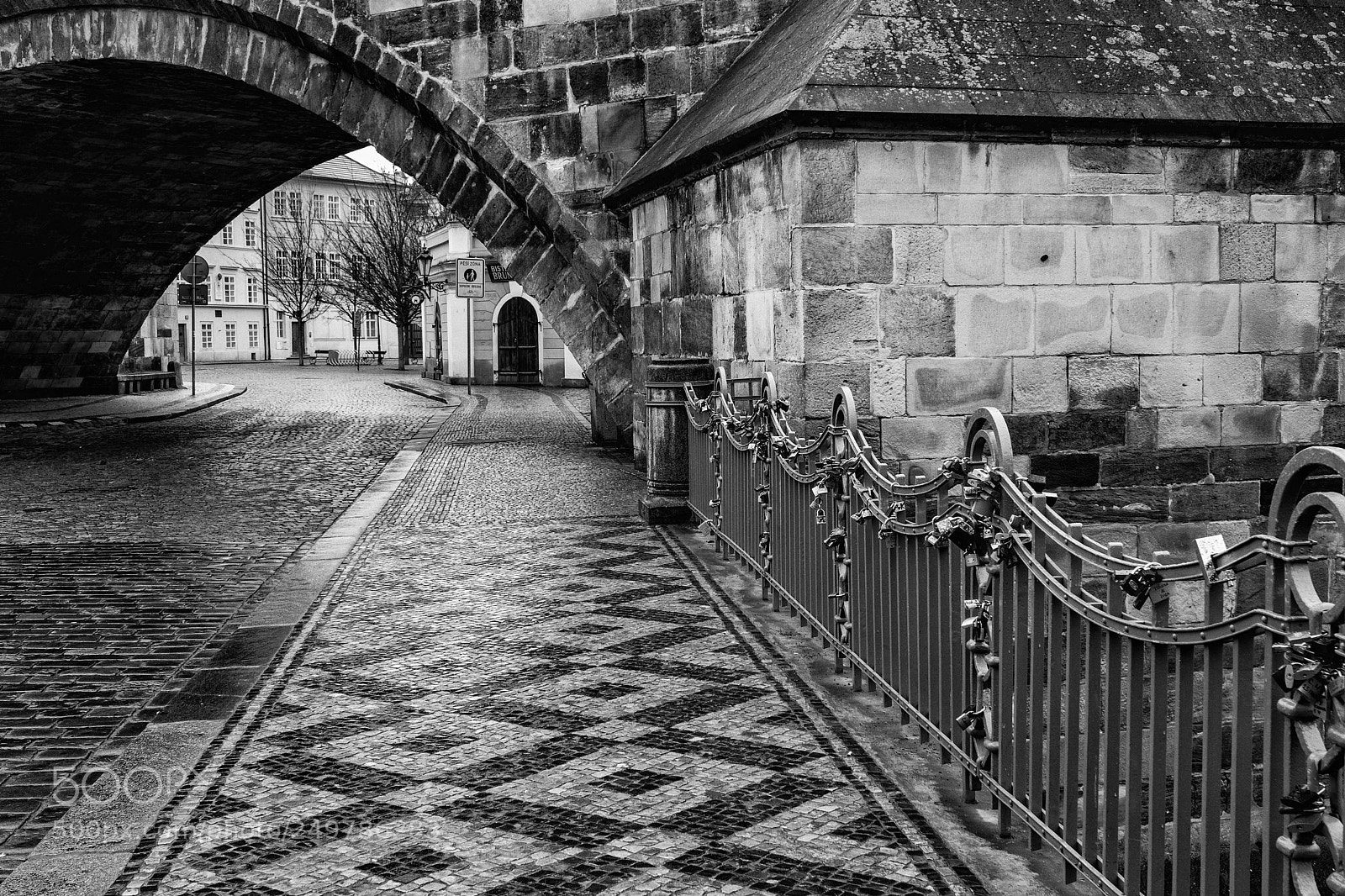 Fujifilm X-T2 sample photo. Somewhere in prague photography