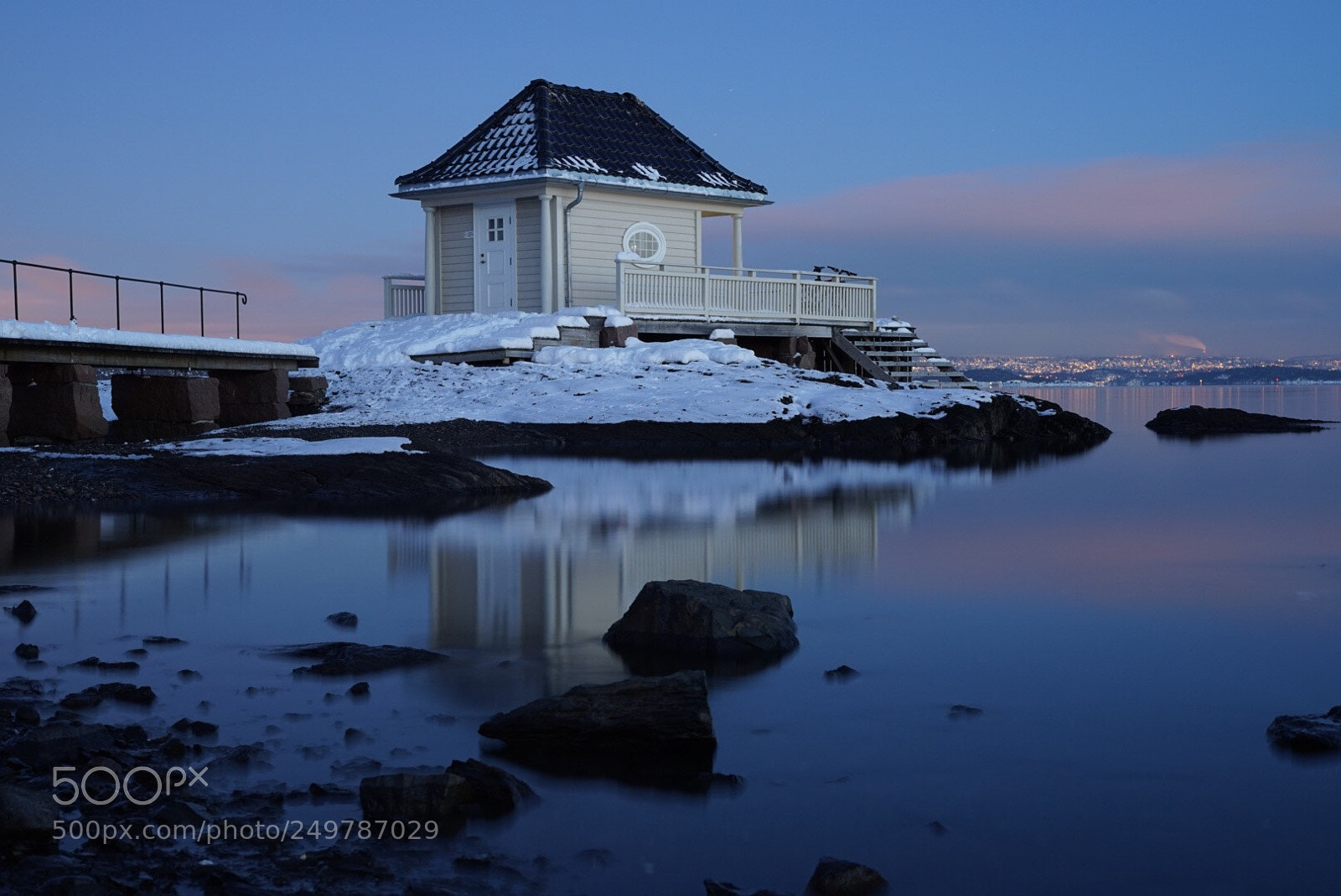 Sony a7 sample photo. Lonely house by the photography
