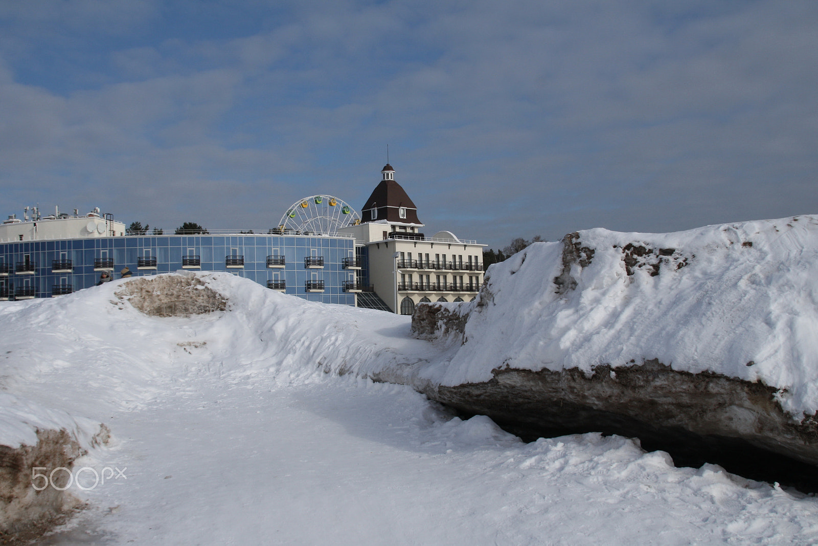 Canon EOS 1000D (EOS Digital Rebel XS / EOS Kiss F) sample photo. Yacht club waiting for spring photography