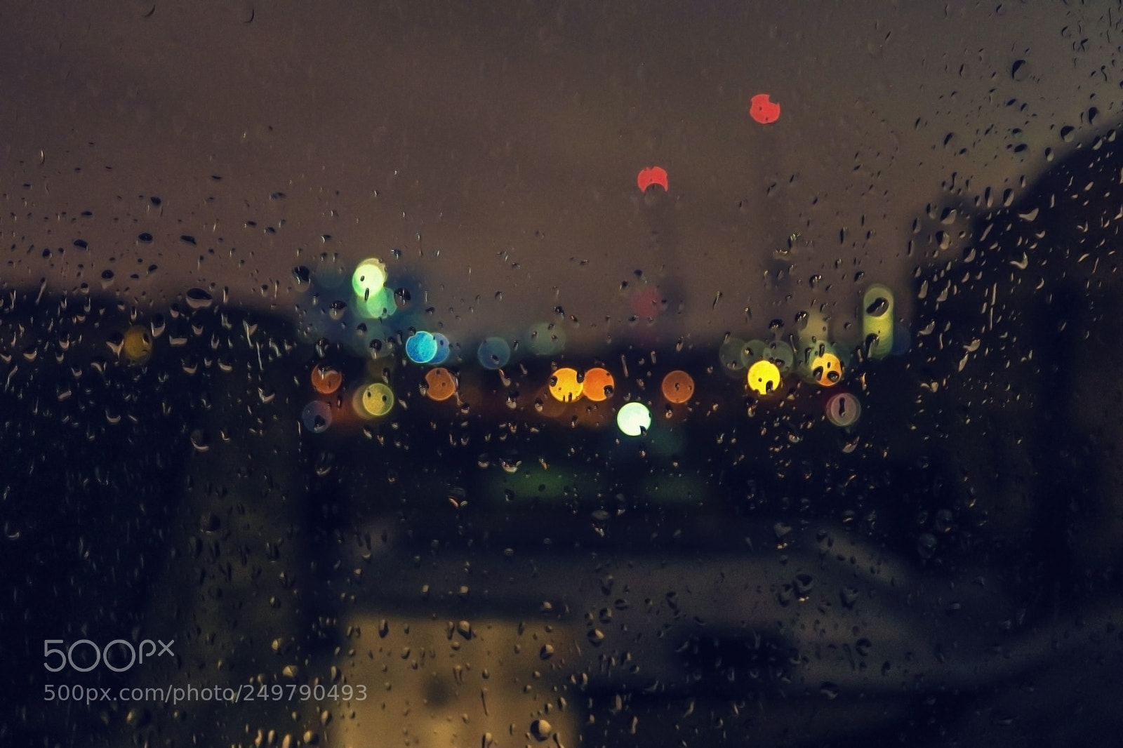 Canon EOS 200D (EOS Rebel SL2 / EOS Kiss X9) sample photo. Rain drops falling on photography