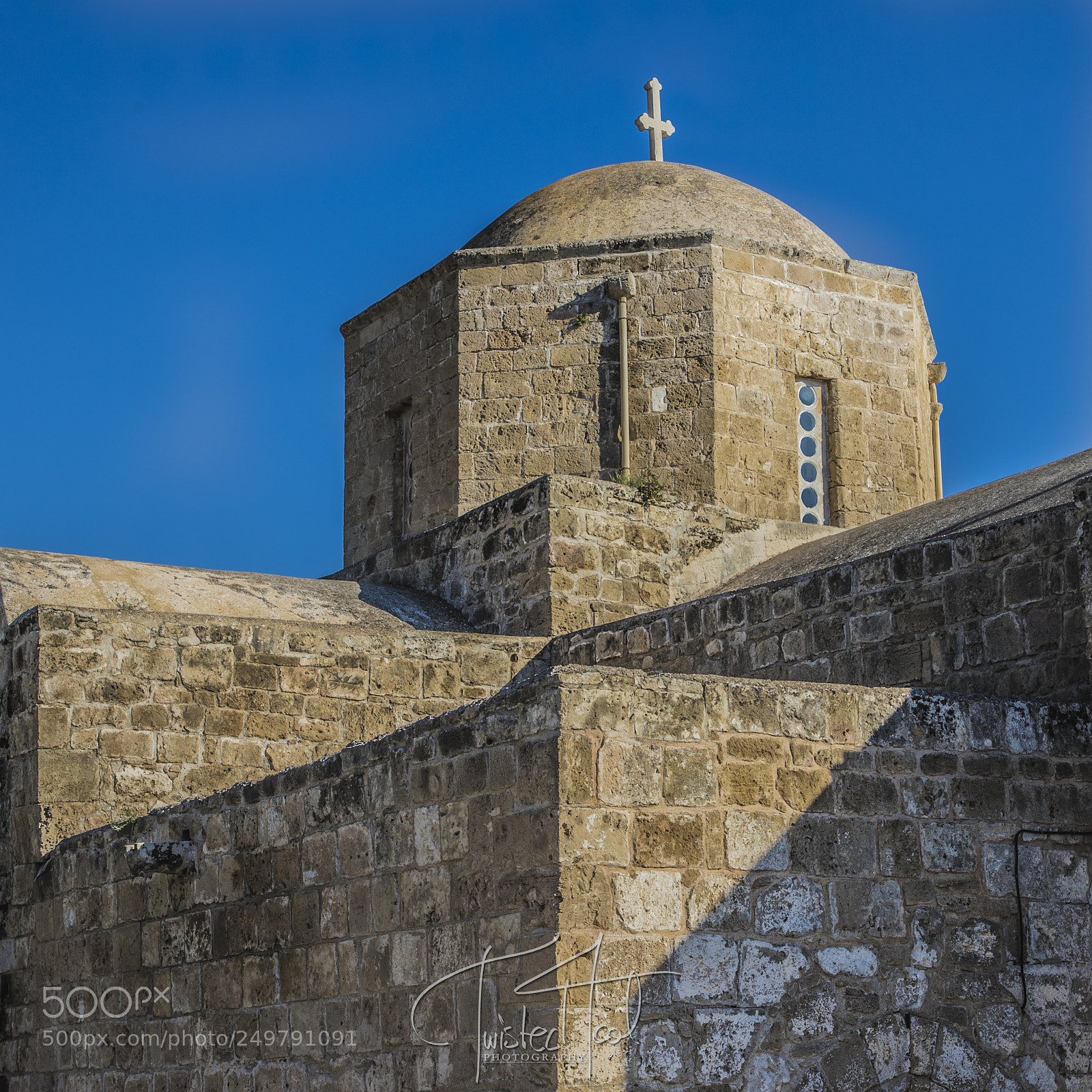 Canon EOS 6D Mark II sample photo. Lines and shadows [11.3.18] photography