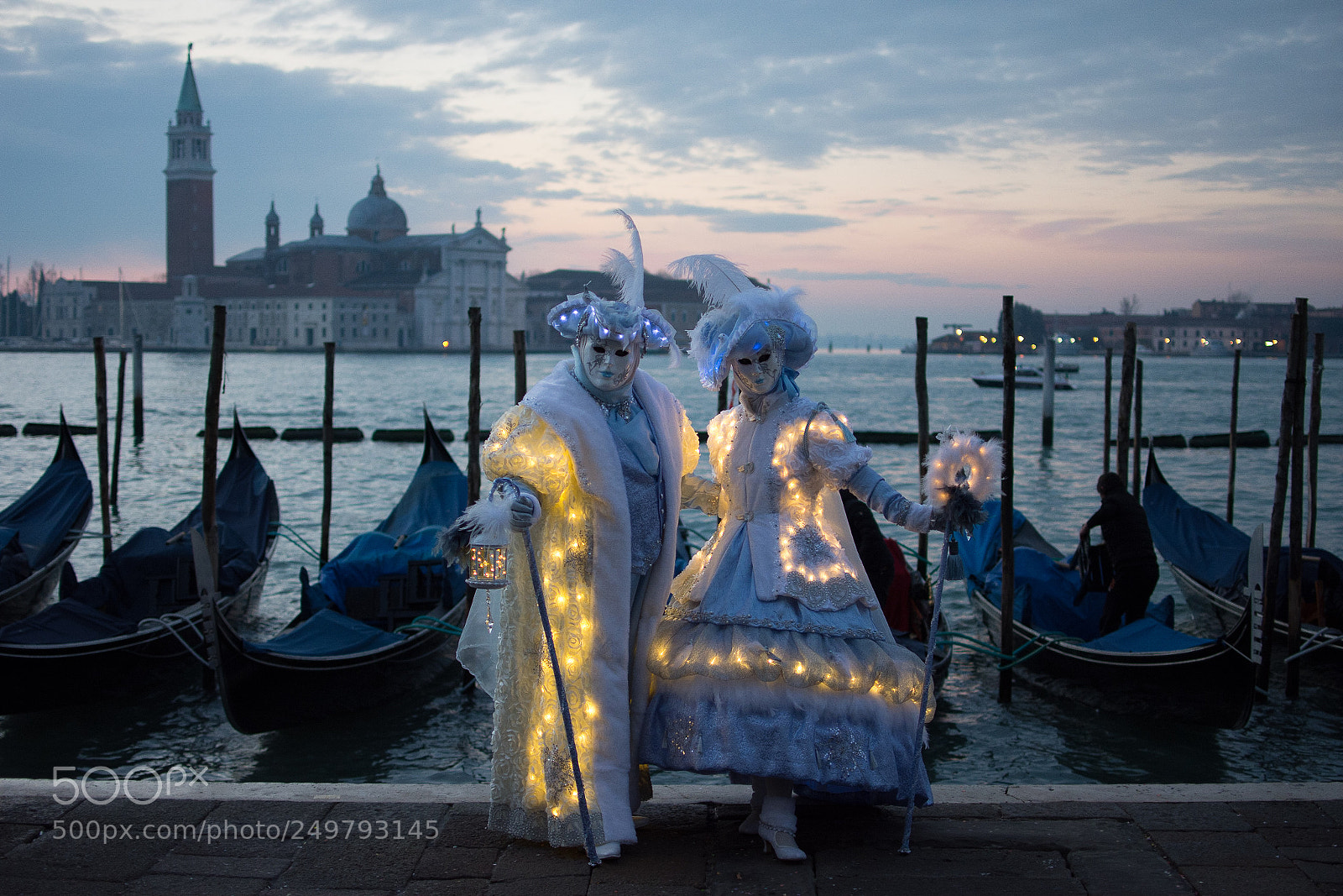 Nikon D7200 sample photo. Iluminated costumes photography