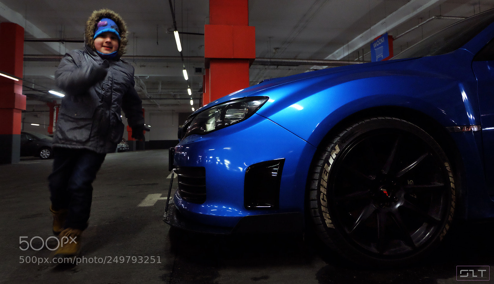 Fujifilm X-M1 sample photo. Run kid photography