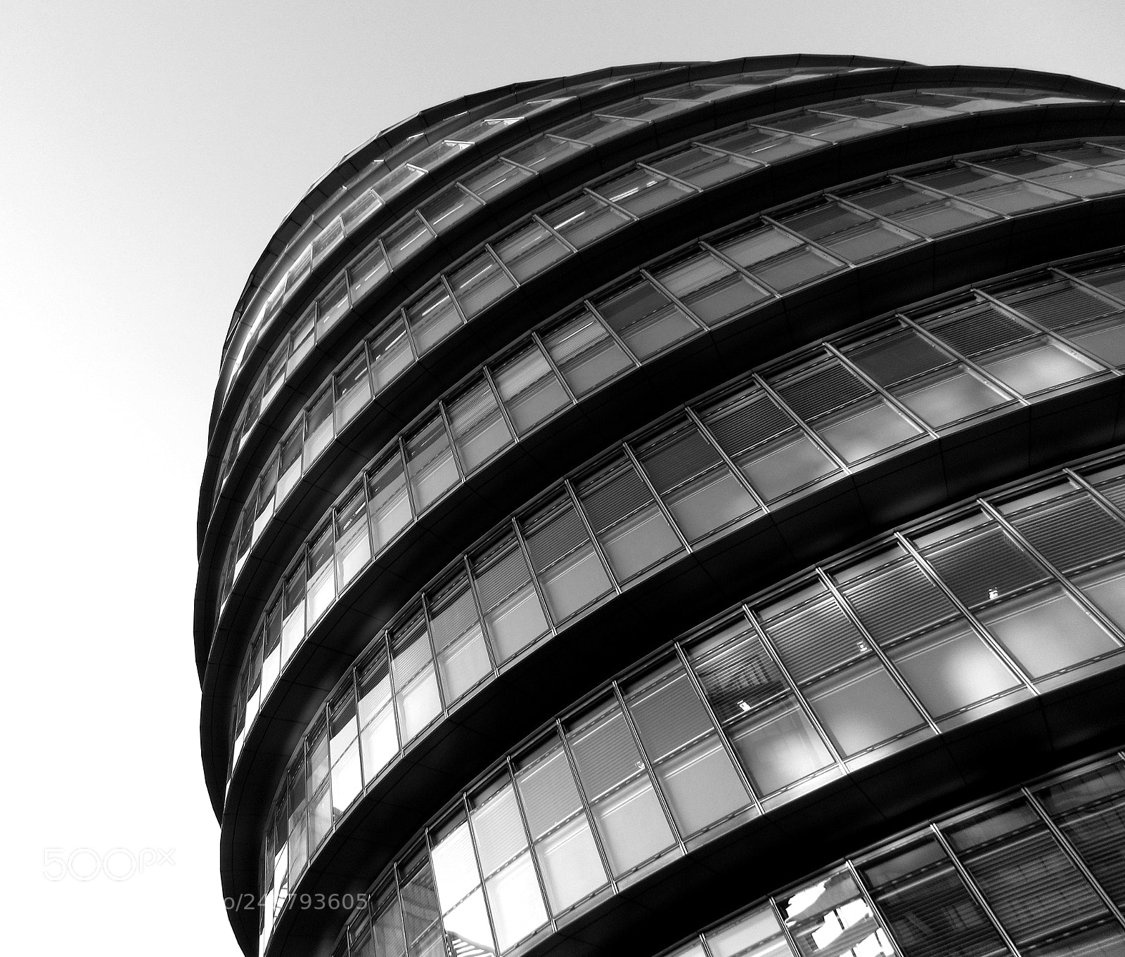 Canon PowerShot ELPH 350 HS (IXUS 275 HS / IXY 640) sample photo. City hall, london photography