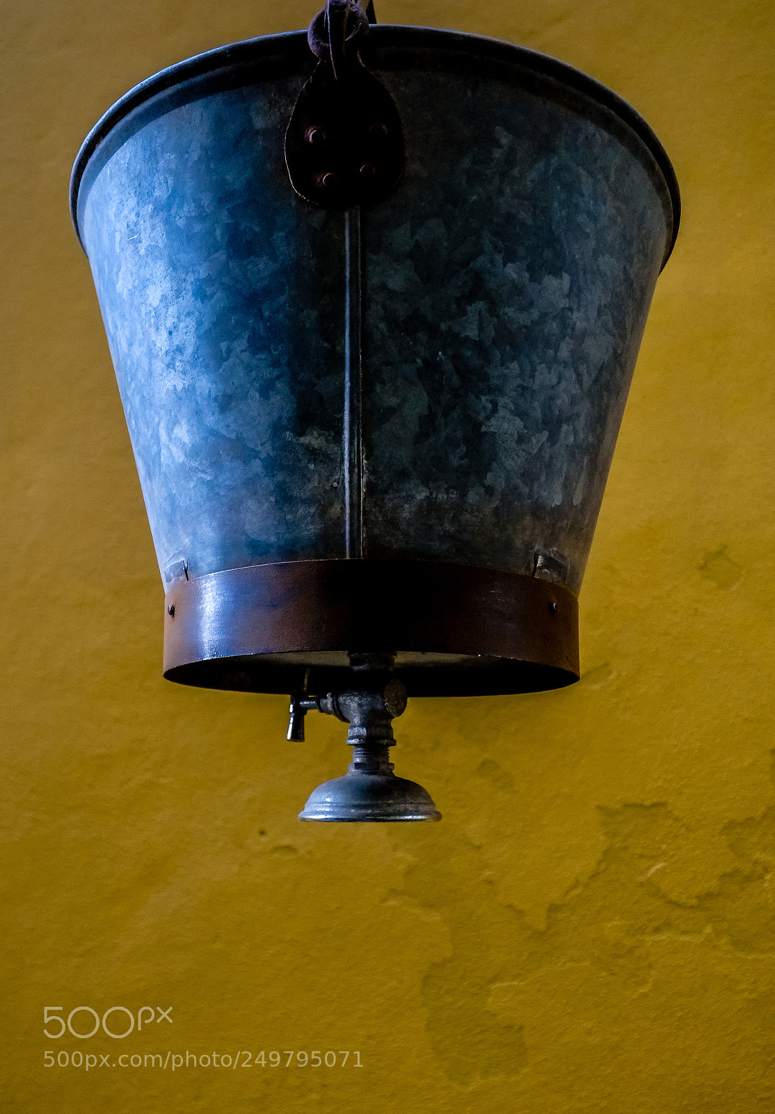 Fujifilm X-Pro1 sample photo. Bucket shower photography