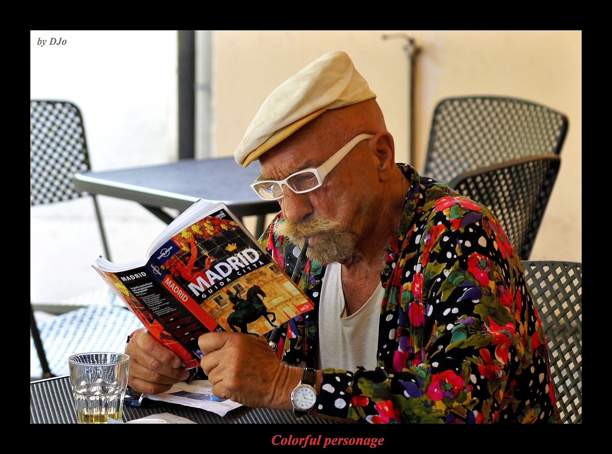 Sony 75-300mm F4.5-5.6 sample photo. Colourful personage photography