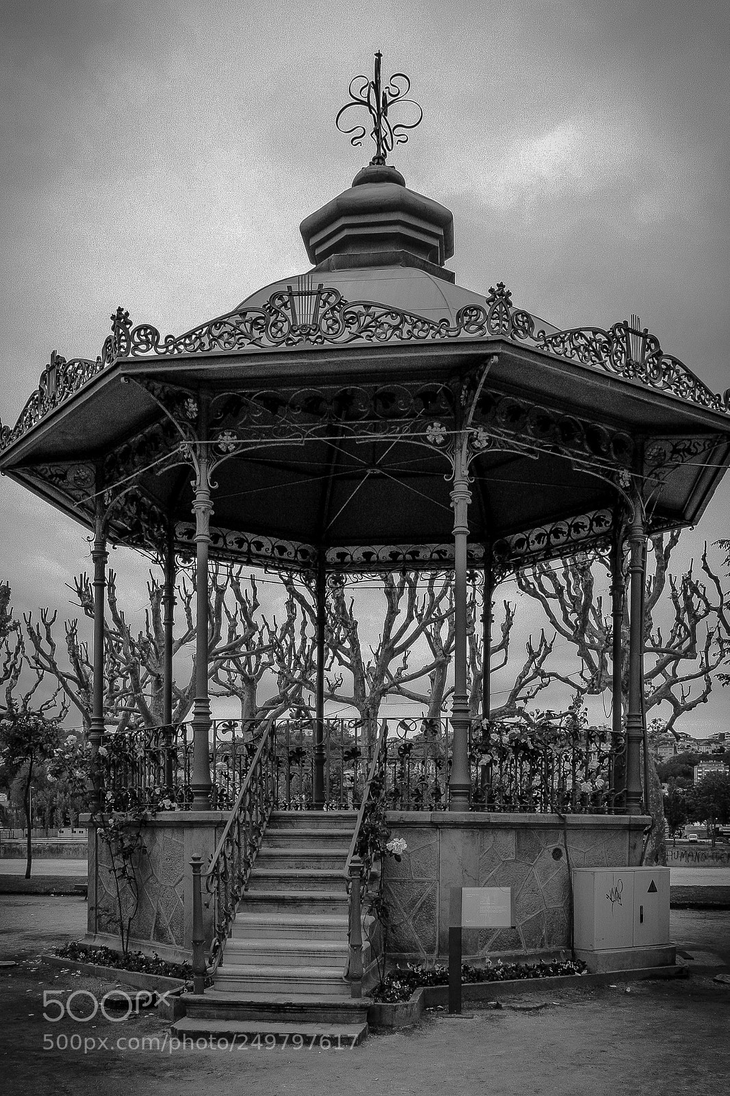 Canon EOS 350D (EOS Digital Rebel XT / EOS Kiss Digital N) sample photo. Bandstand 02 photography