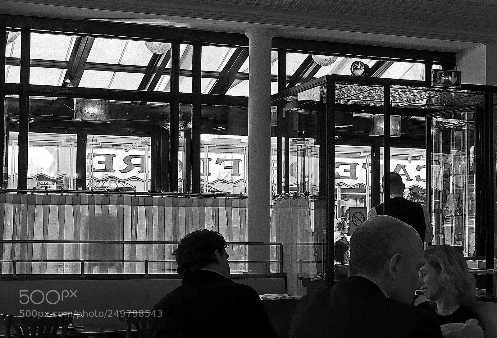 Leica D-Lux (Typ 109) sample photo. Café de flore photography
