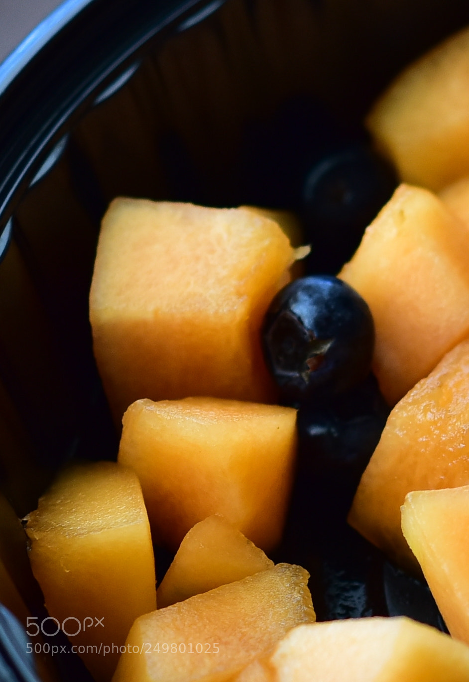 Nikon D810 sample photo. Cantaloupe & blue berries photography