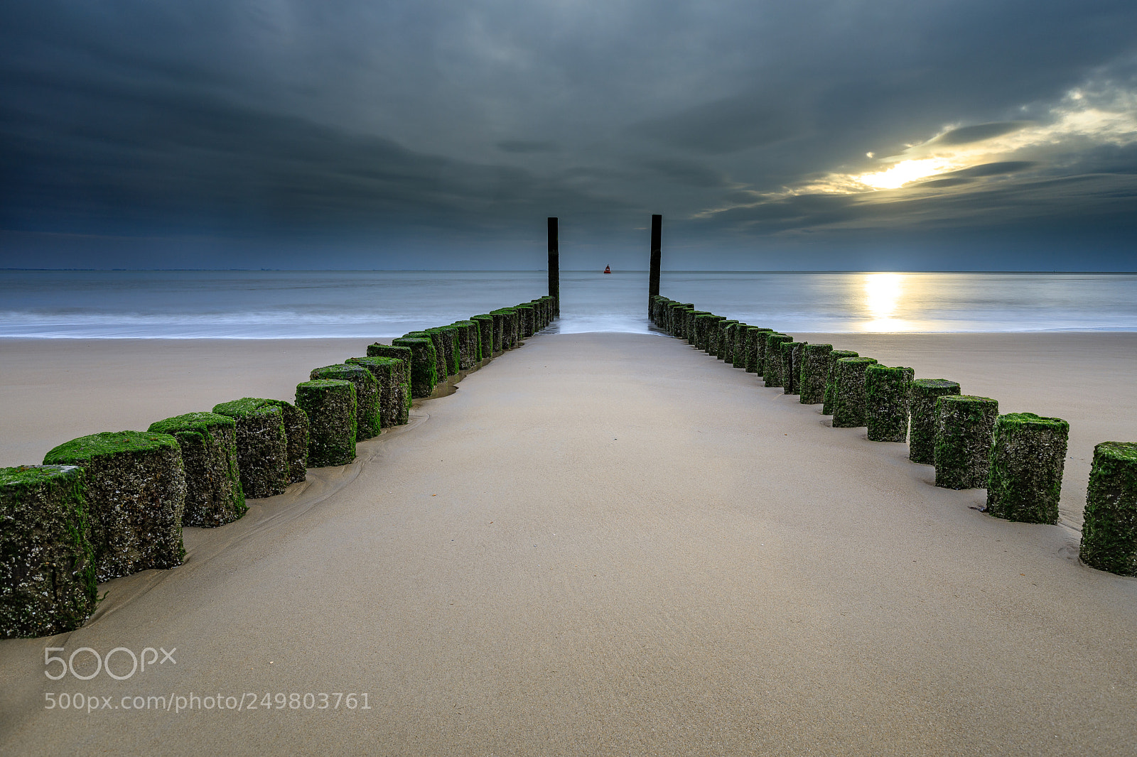 Canon EOS 5D Mark IV sample photo. Wellenbrecher in zoutelande photography