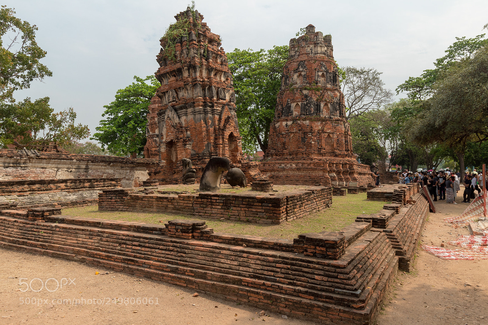 Canon EOS 1300D (EOS Rebel T6 / EOS Kiss X80) sample photo. Ayutthaya historical park photography