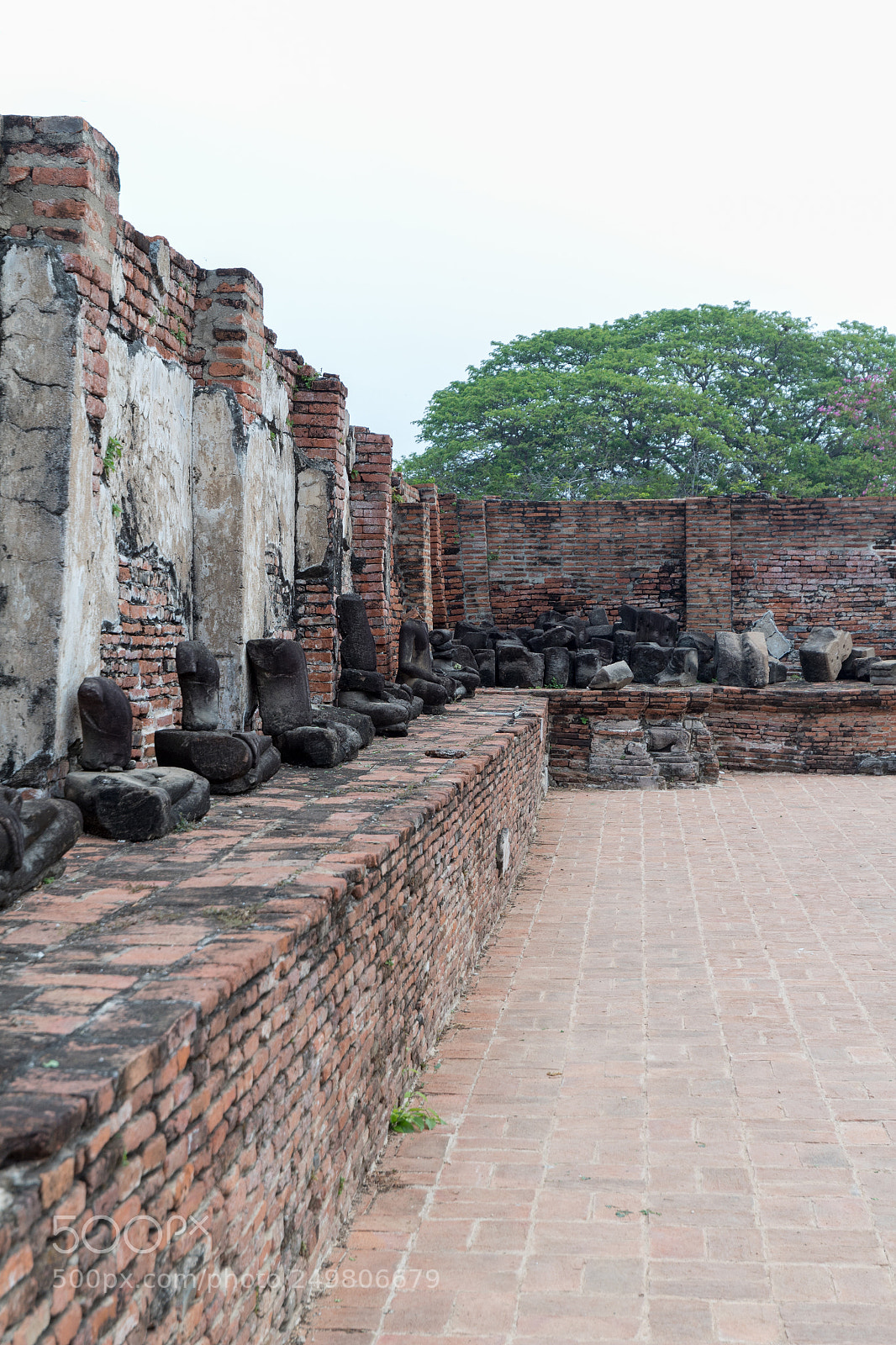 Canon EOS 1300D (EOS Rebel T6 / EOS Kiss X80) sample photo. Ayutthaya historical park photography