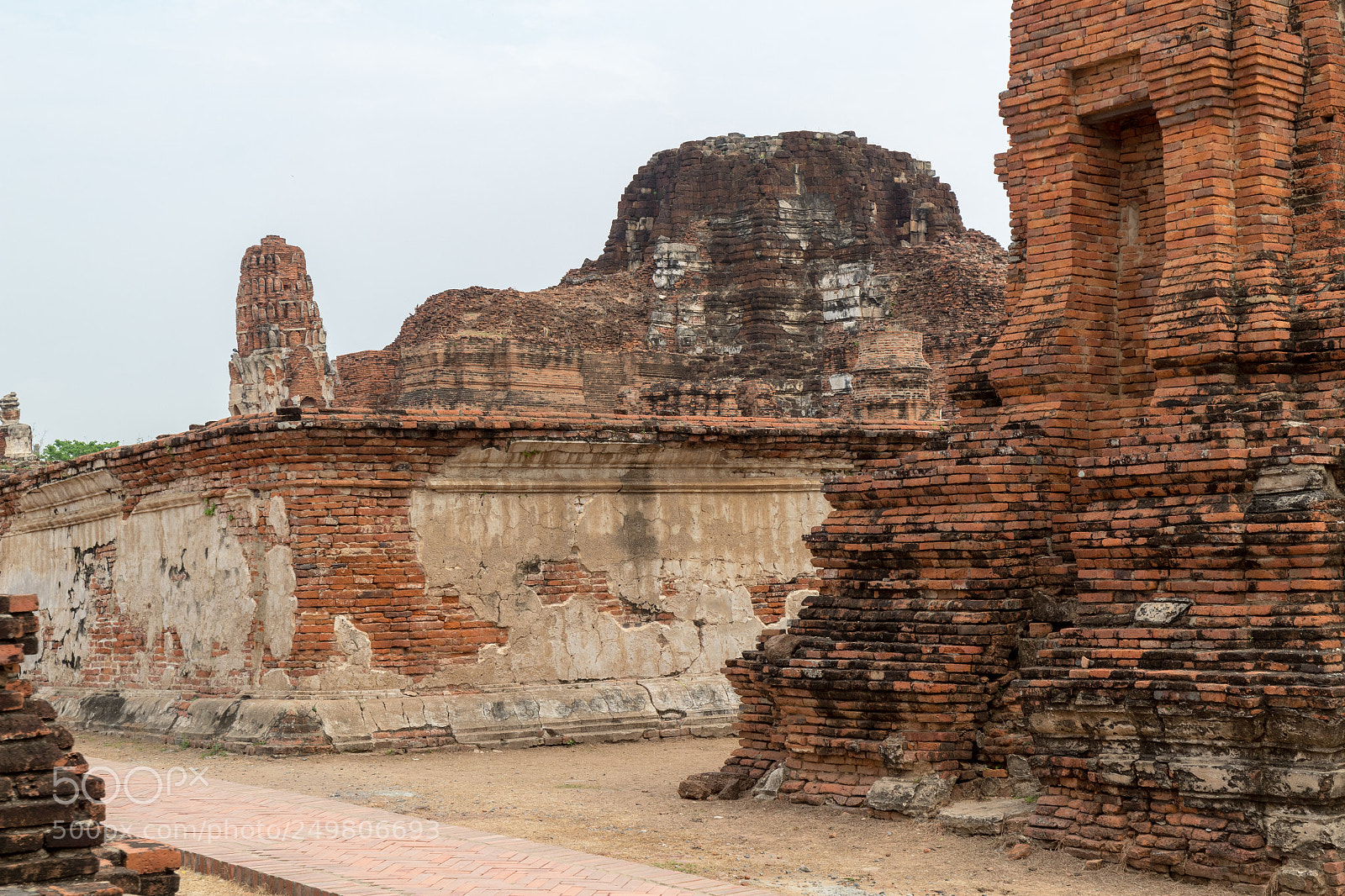 Canon EOS 1300D (EOS Rebel T6 / EOS Kiss X80) sample photo. Ayutthaya historical park photography