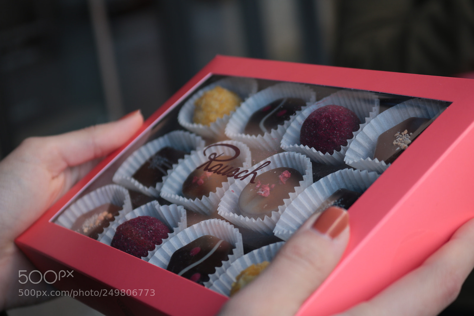 Canon EOS 750D (EOS Rebel T6i / EOS Kiss X8i) sample photo. Sweet chocolates box photography