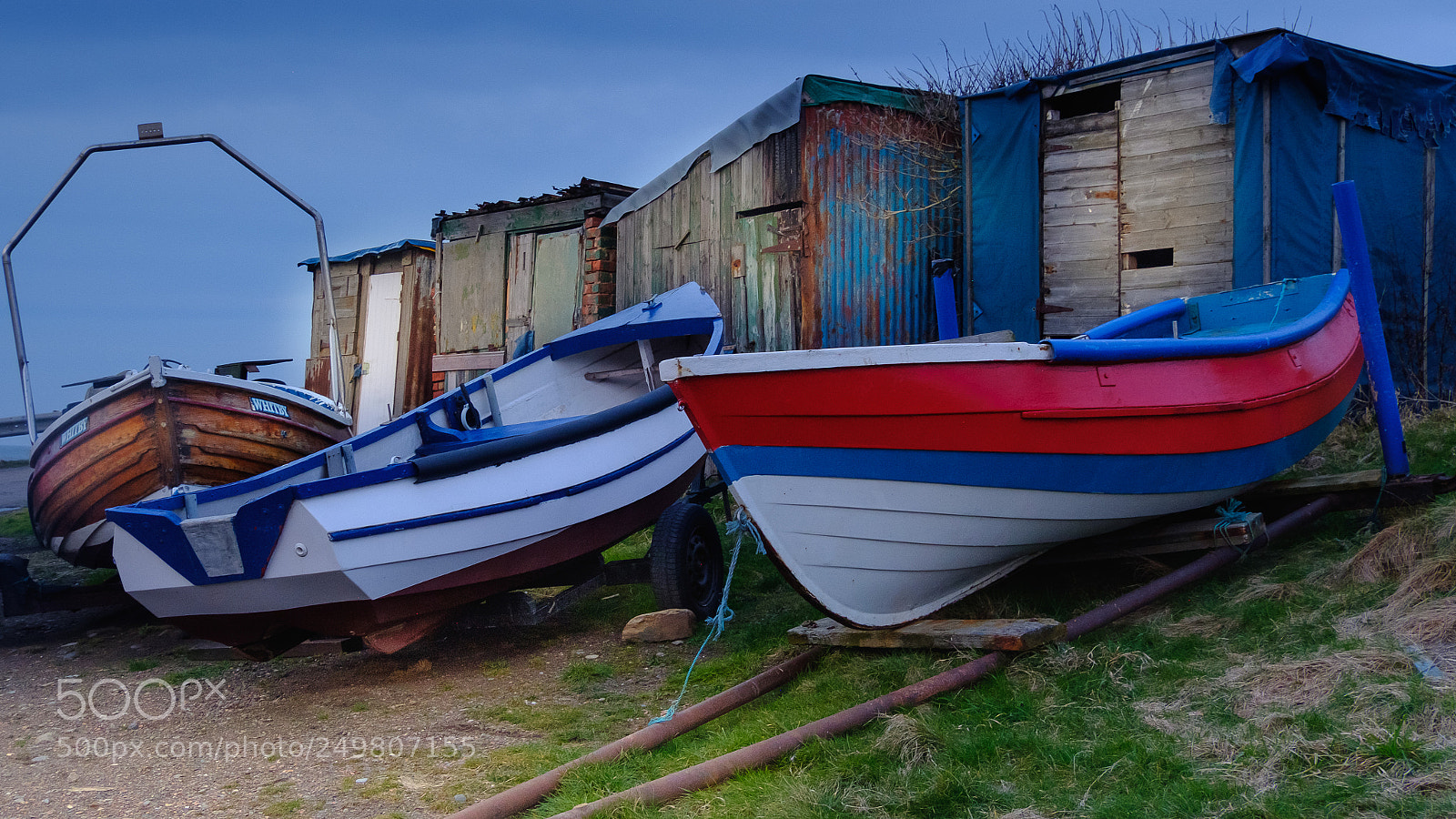 Fujifilm X-T2 sample photo. Skinningrove boats and sheds photography