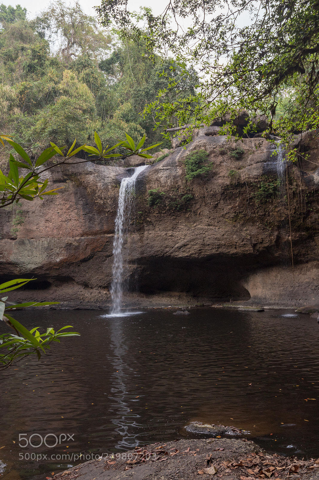 Canon EOS 1300D (EOS Rebel T6 / EOS Kiss X80) sample photo. Haew suwat waterfall at photography