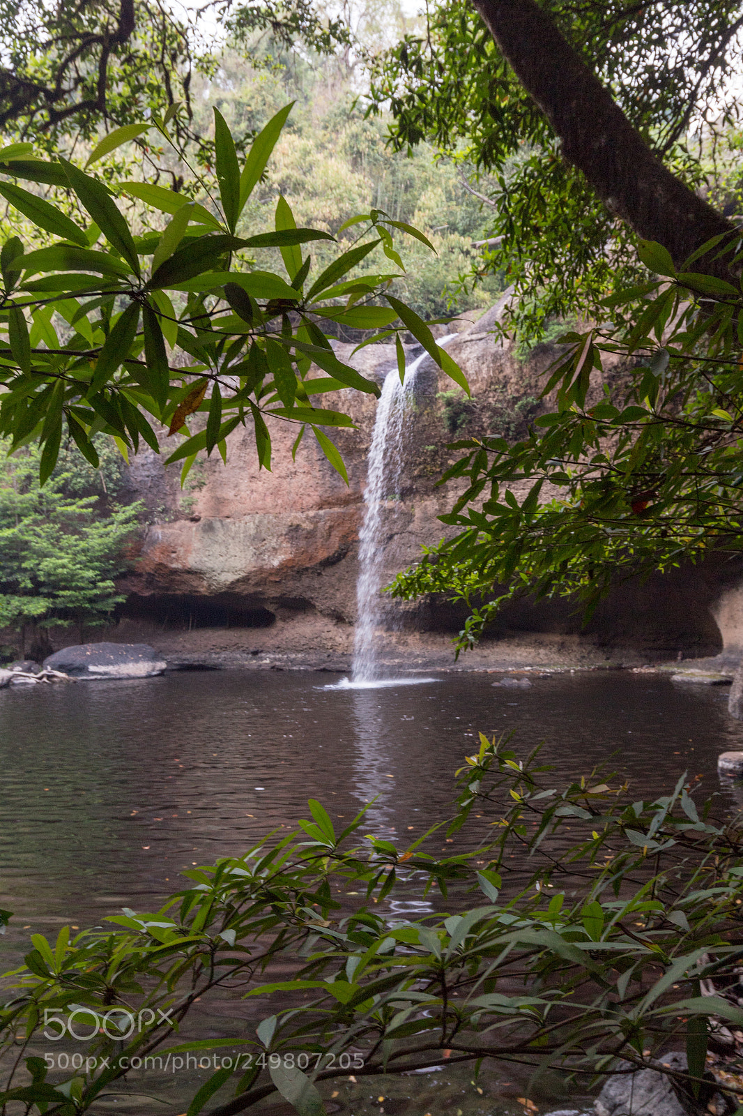 Canon EOS 1300D (EOS Rebel T6 / EOS Kiss X80) sample photo. Haew suwat waterfall at photography