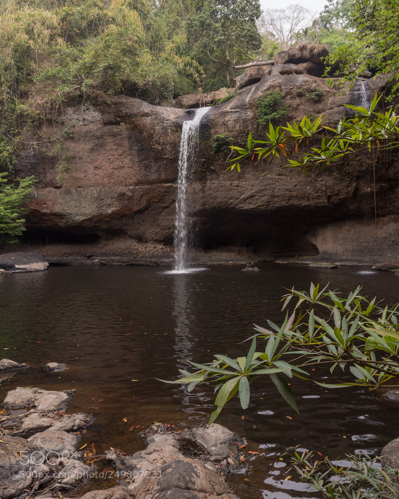Canon EOS 1300D (EOS Rebel T6 / EOS Kiss X80) sample photo. Haew suwat waterfall at photography