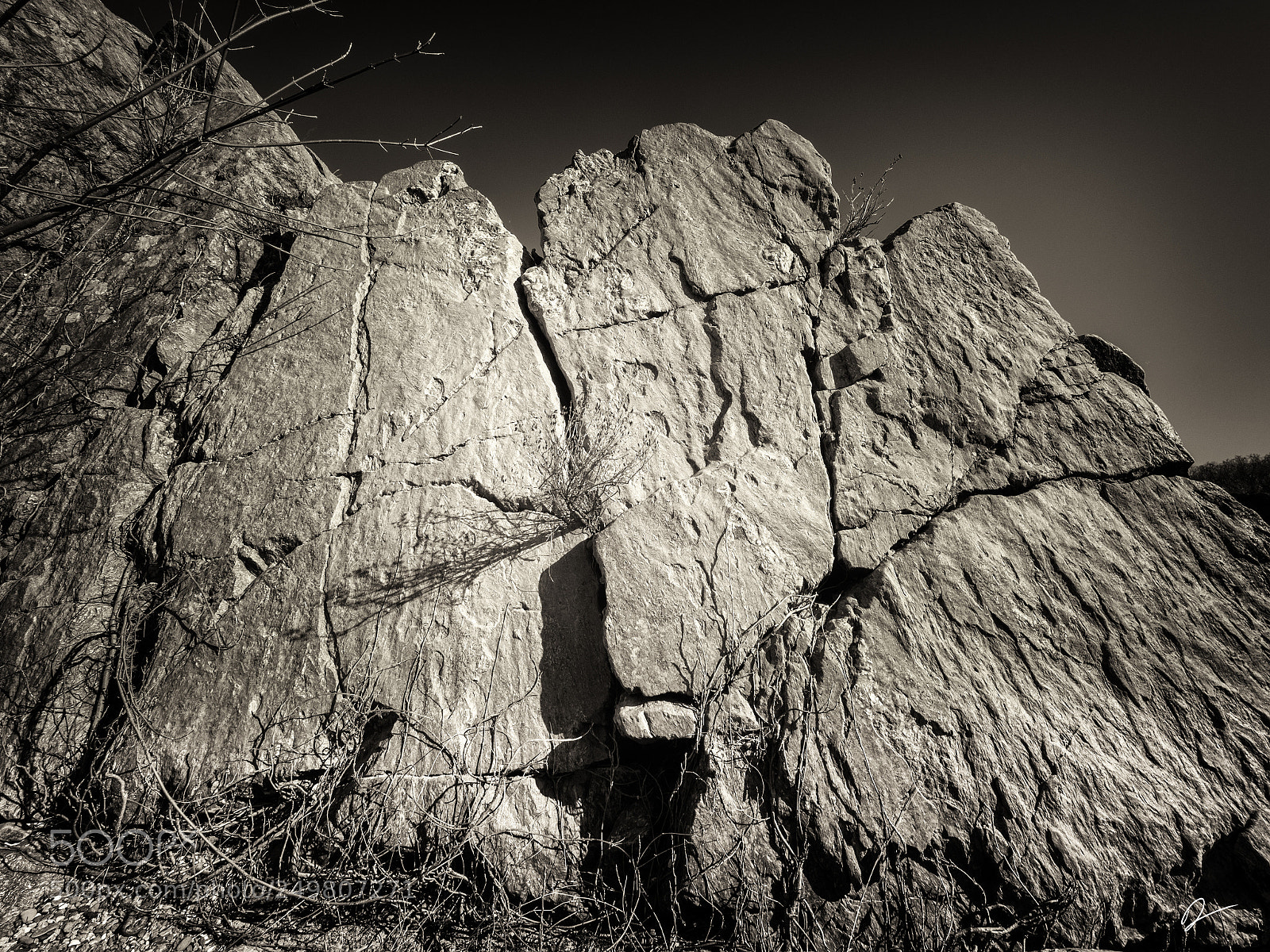 Olympus PEN-F sample photo. Tomb photography