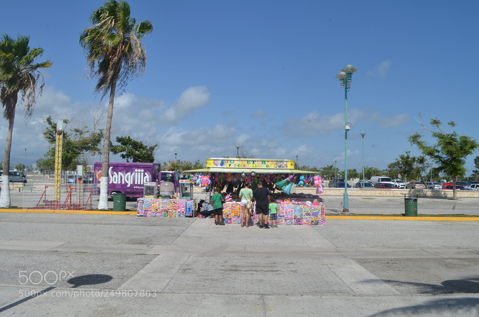 Nikon D5100 sample photo. Shop photography