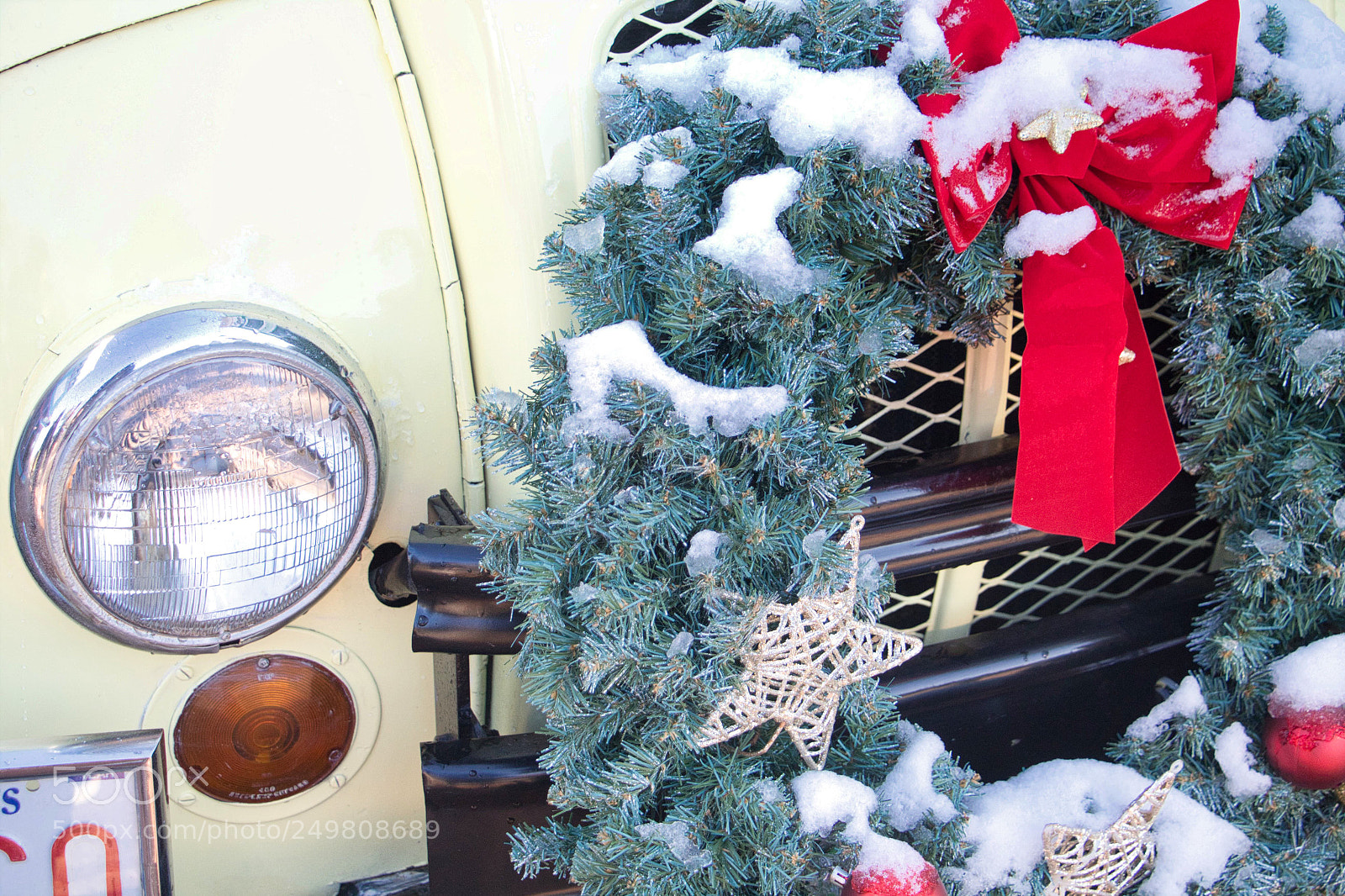 Canon EOS 700D (EOS Rebel T5i / EOS Kiss X7i) sample photo. Christmas car photography