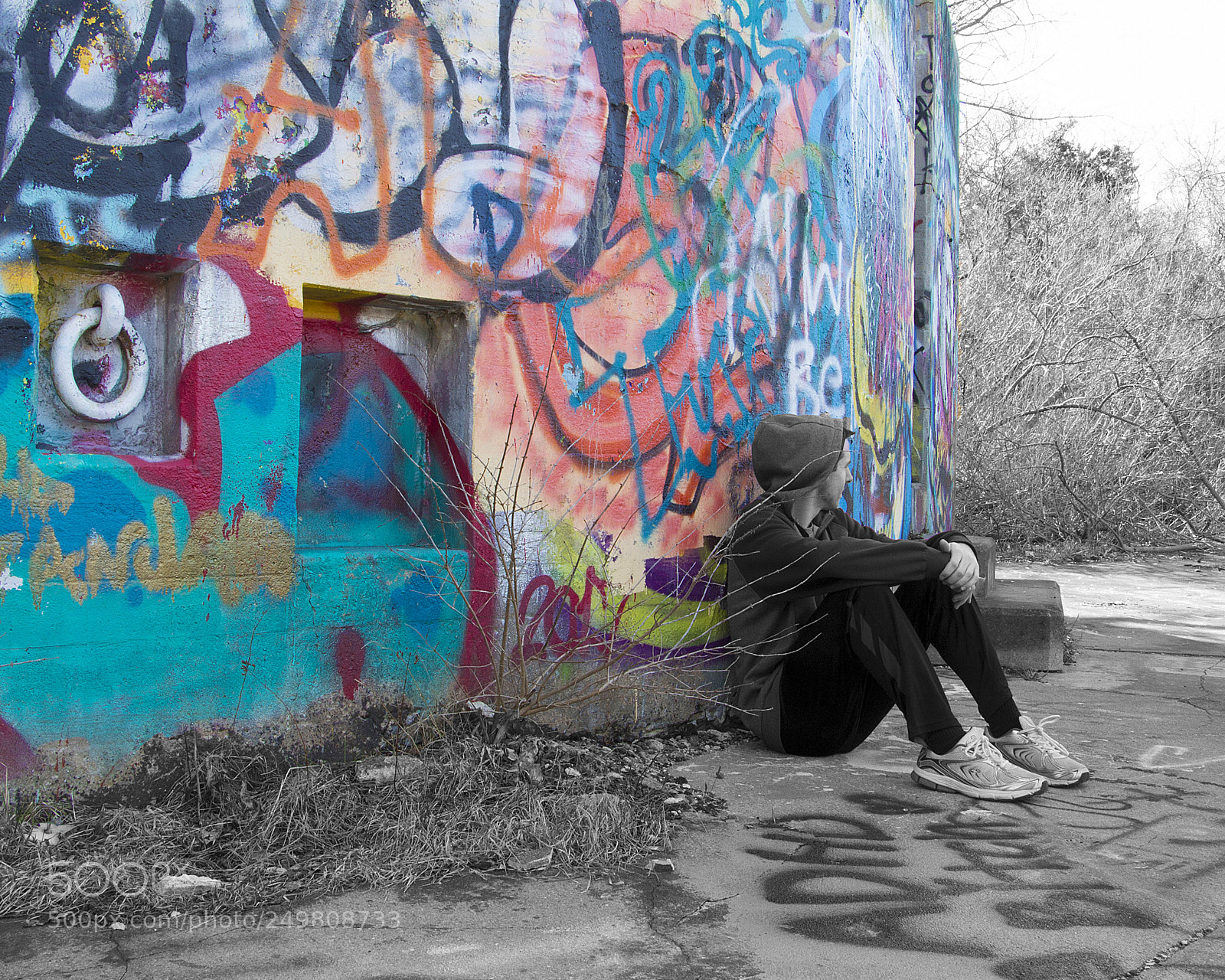 Canon EOS 700D (EOS Rebel T5i / EOS Kiss X7i) sample photo. Boy next to a photography