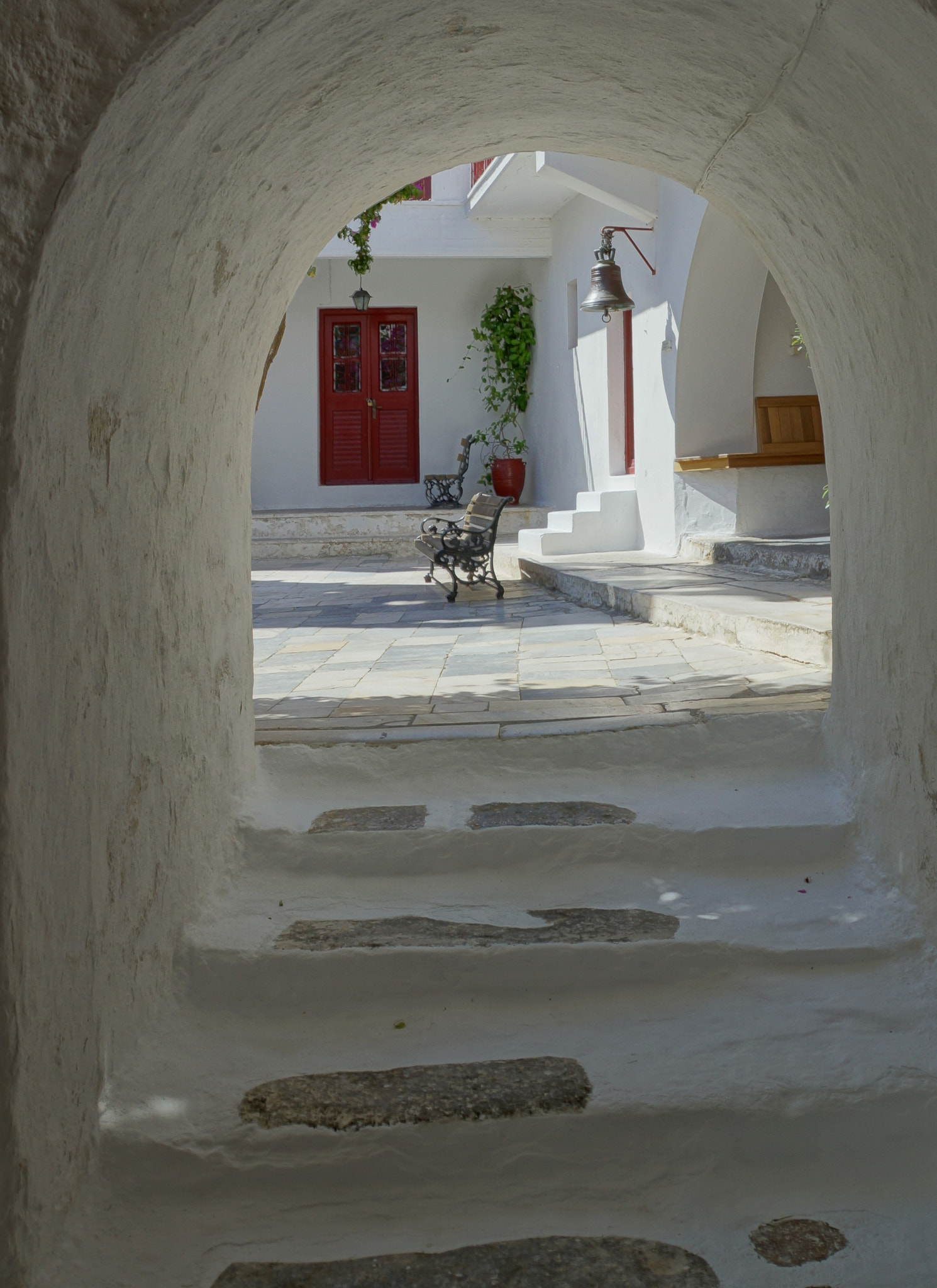 Sony SLT-A77 + Sony DT 16-50mm F2.8 SSM sample photo. Mykonos in white photography