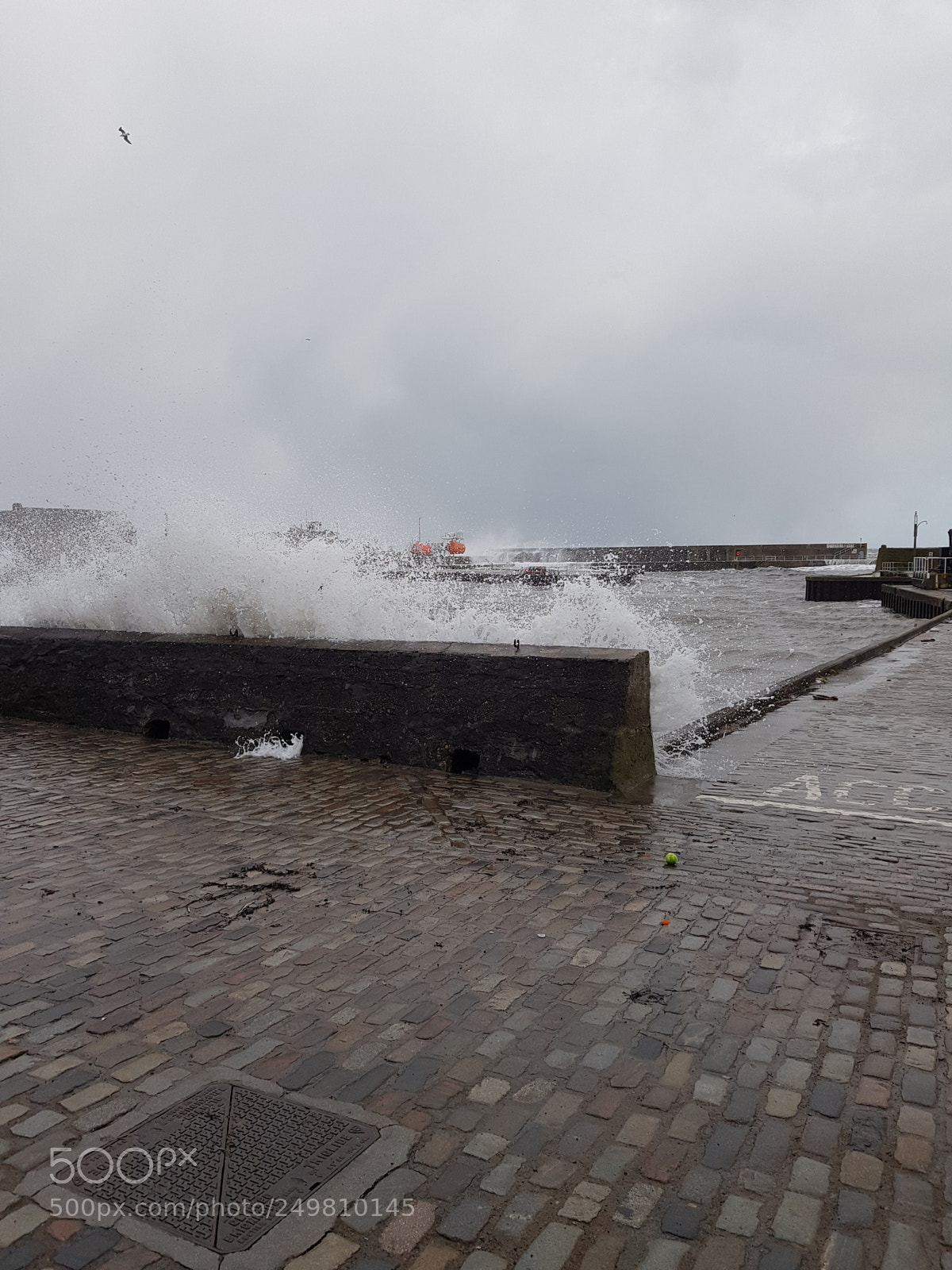 Samsung Galaxy S8 sample photo. Waves crashing photography
