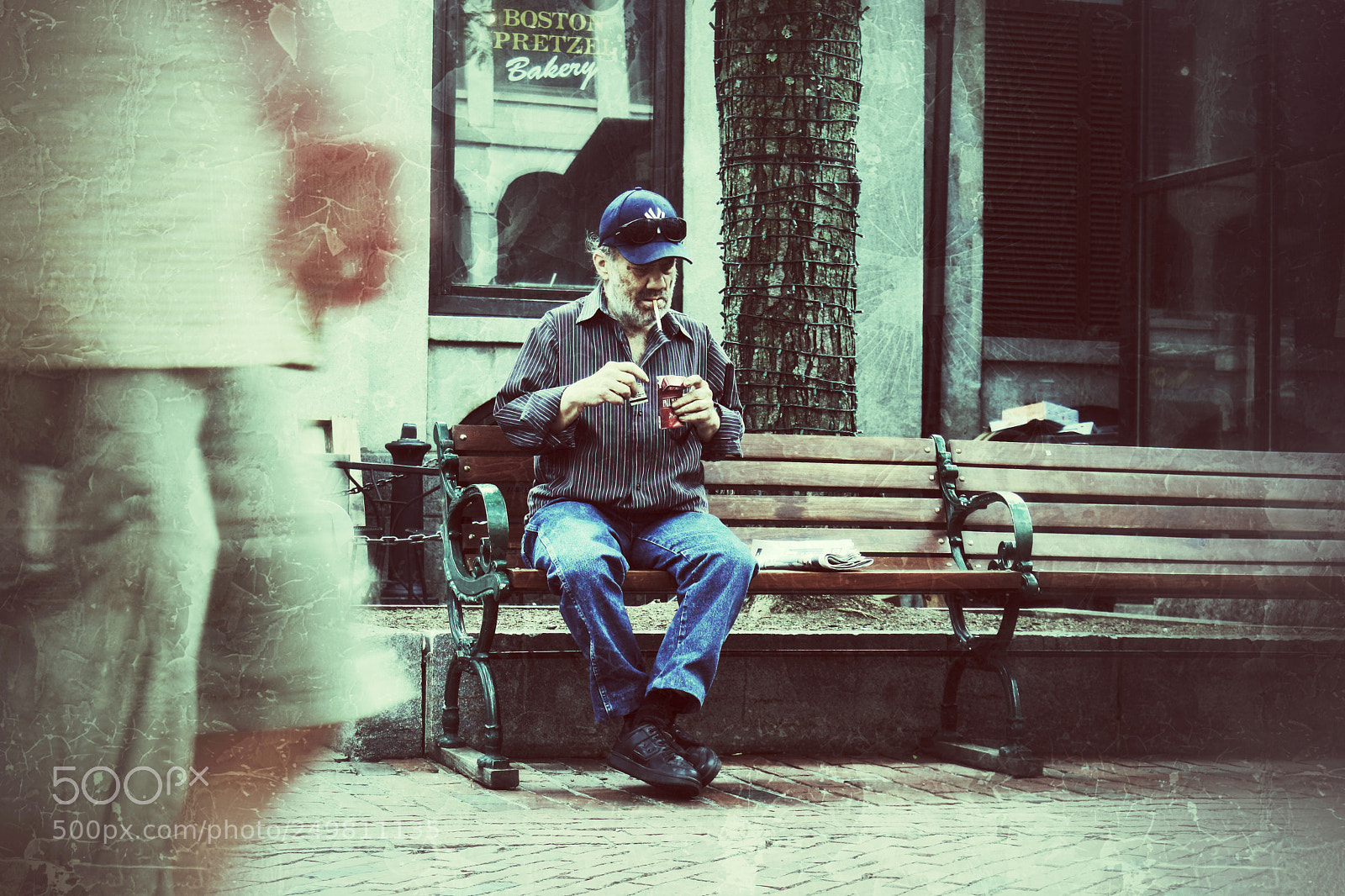 Nikon 1 J5 sample photo. Man on bench photography